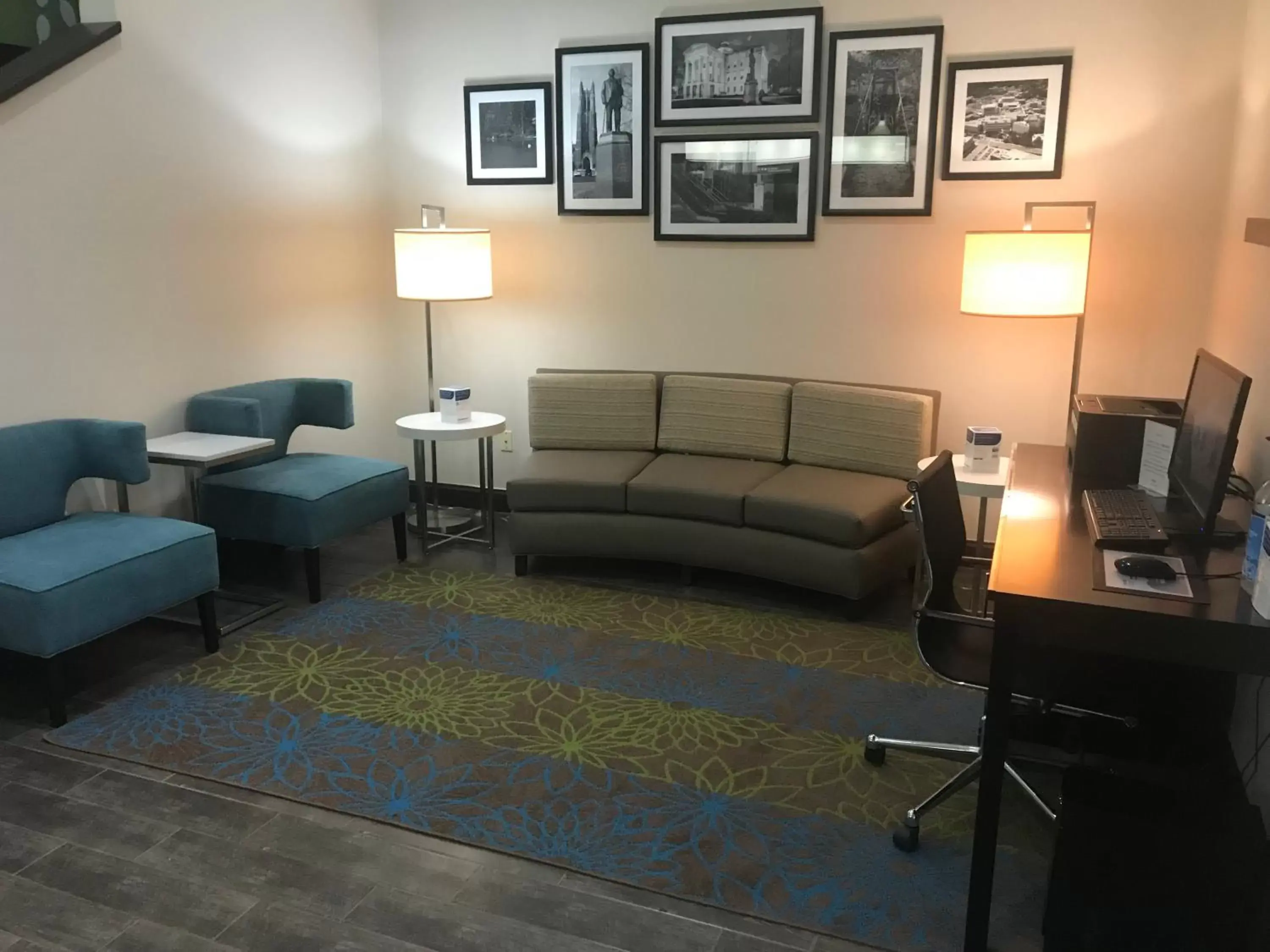 Seating Area in Sleep Inn Raleigh Durham Airport