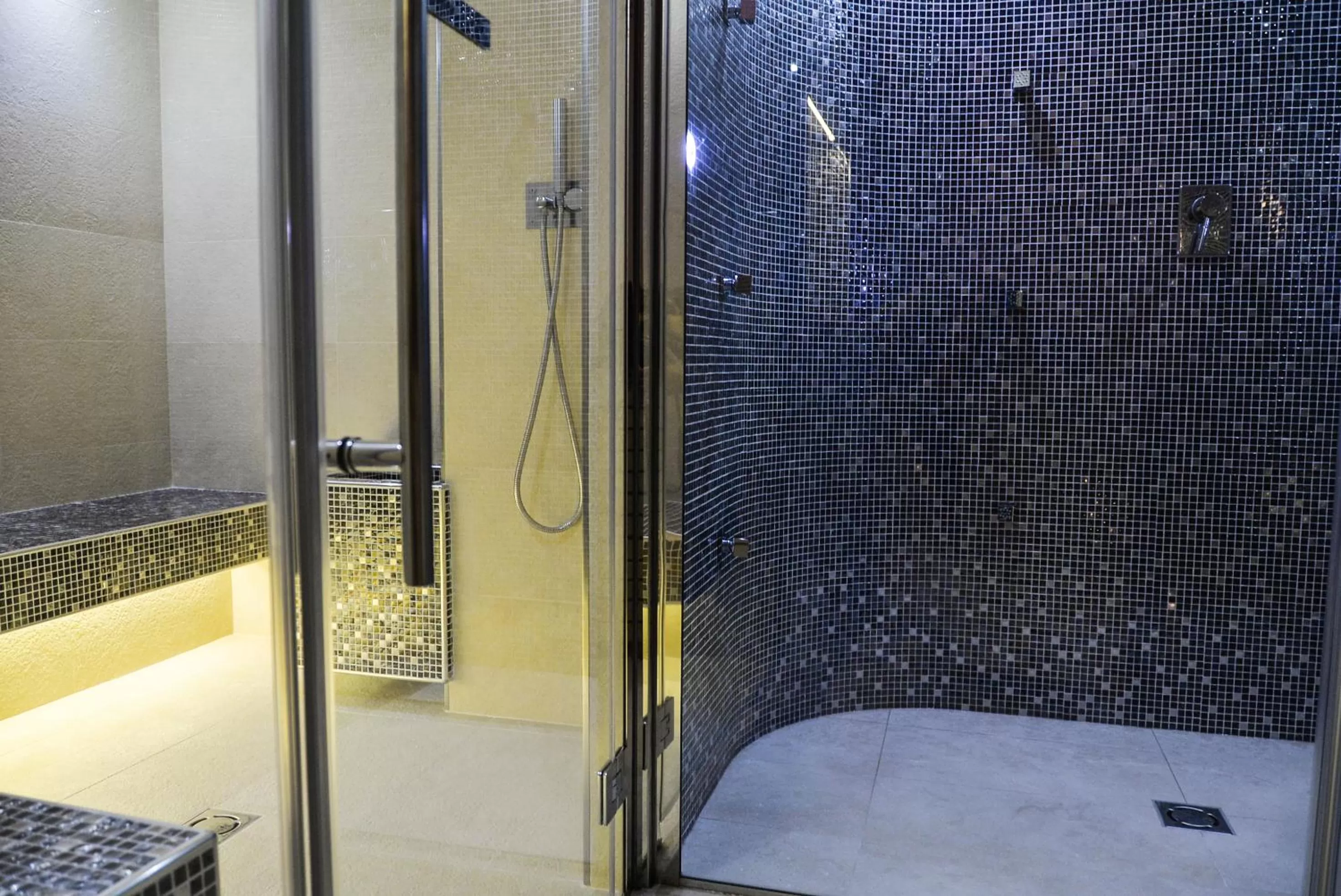 Spa and wellness centre/facilities in OSTUNI PALACE - Hotel Bistrot & SPA