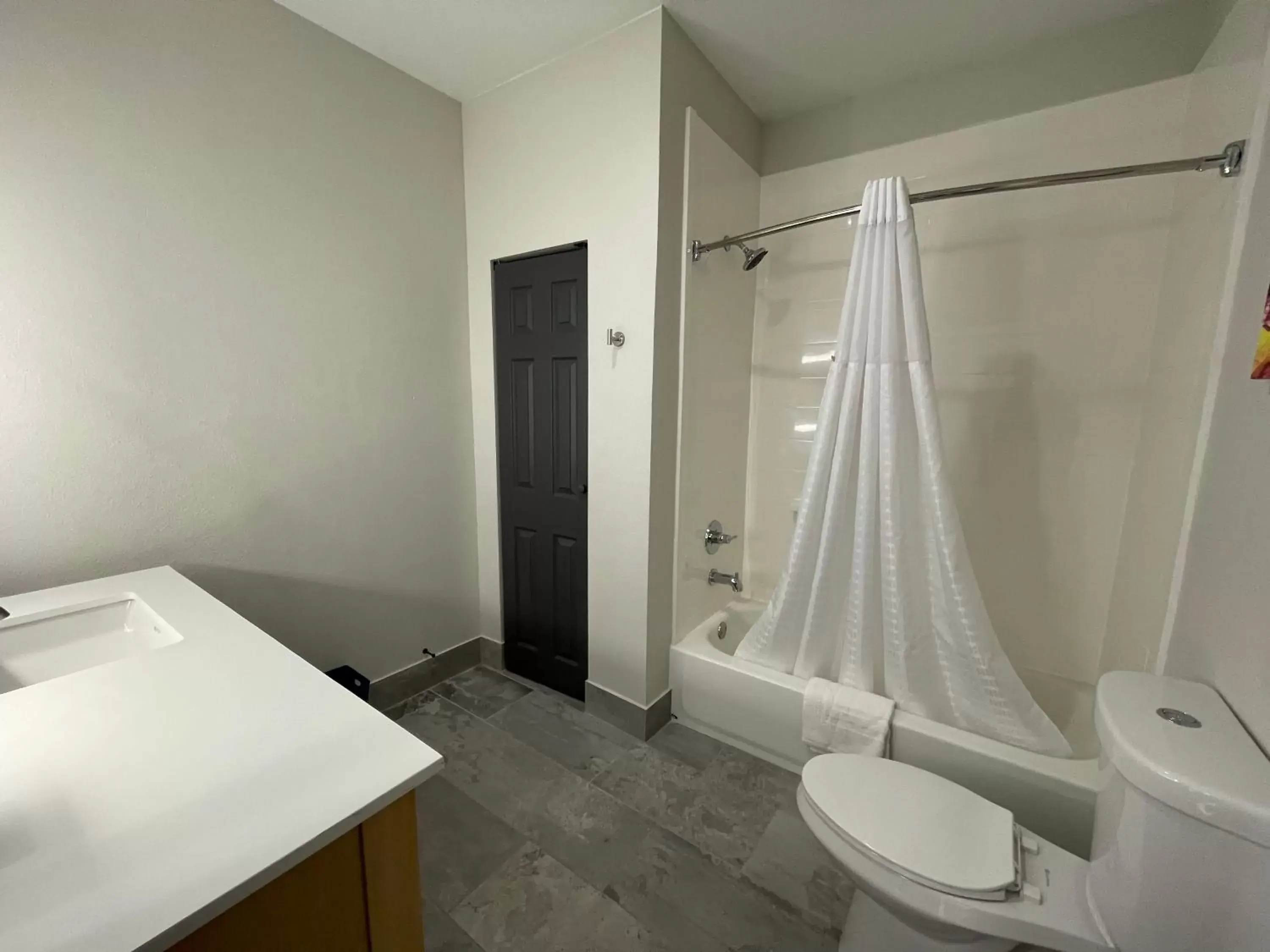 Shower, Bathroom in La Quinta Inn & Suites by Wyndham Augusta Near Fort Gordon