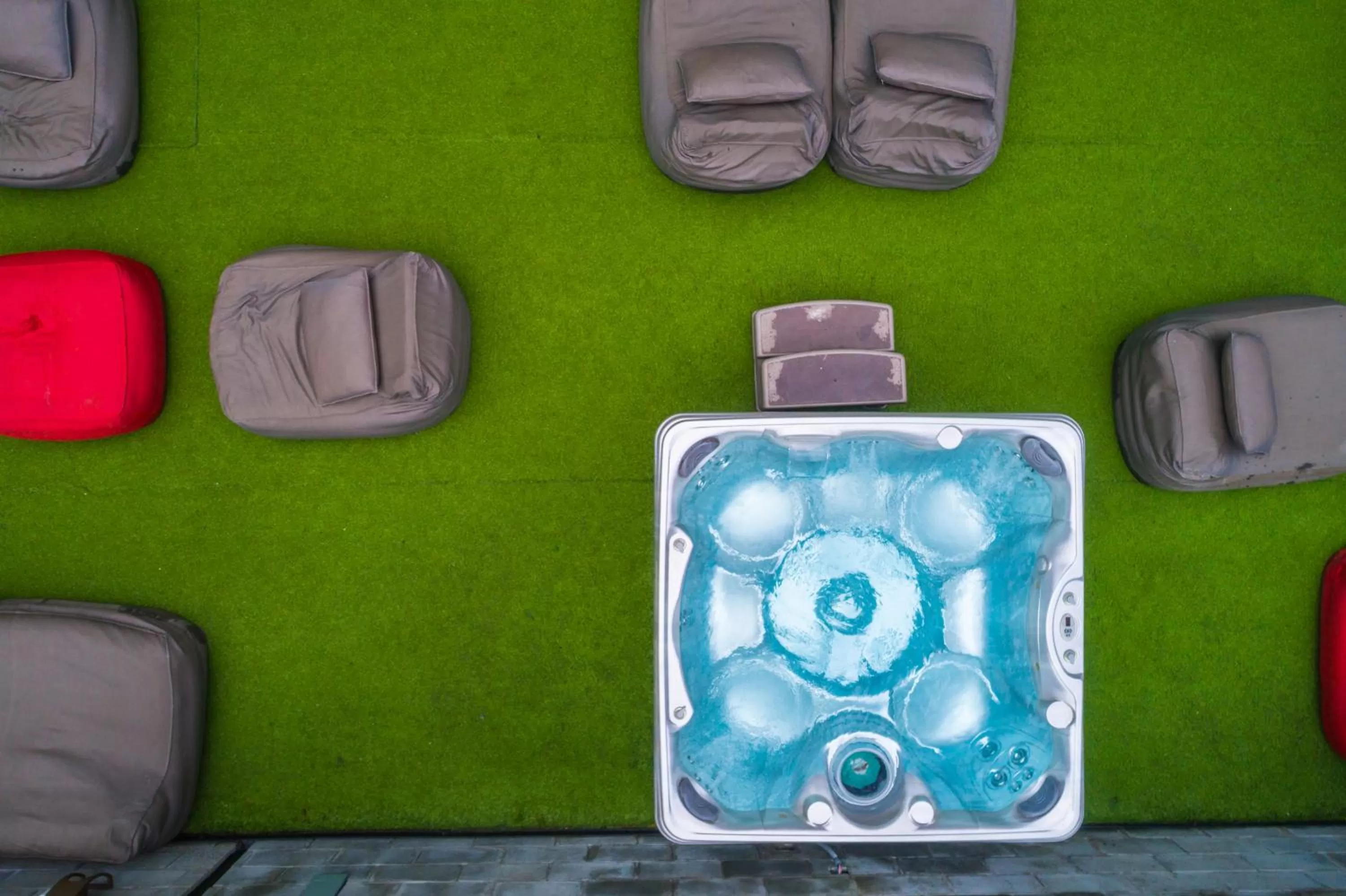 Swimming pool in Riande Urban Hotel