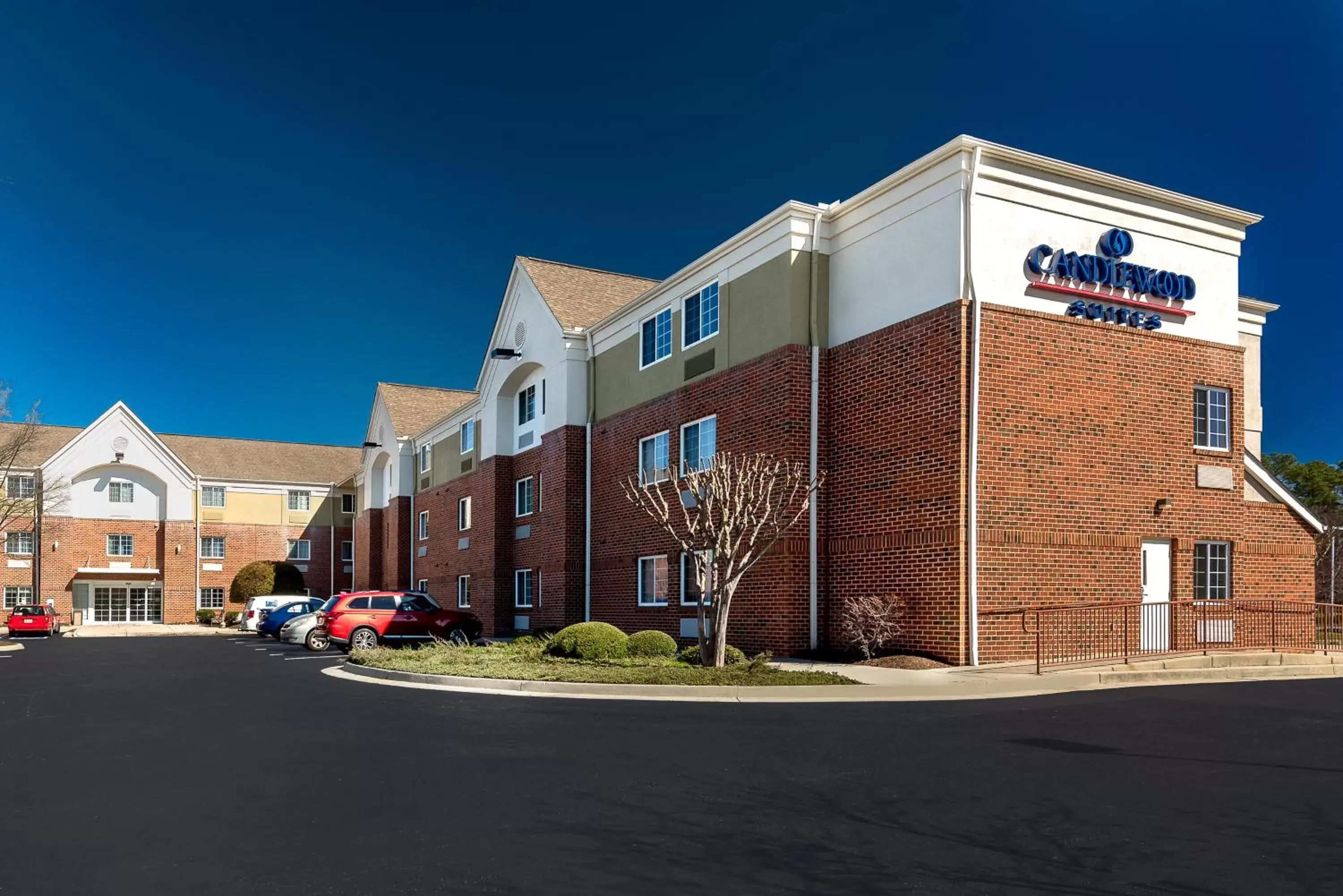 Property building in Candlewood Suites Glen Allen-Short Pump Property building in Candlewood Suites Glen Allen-Short Pump