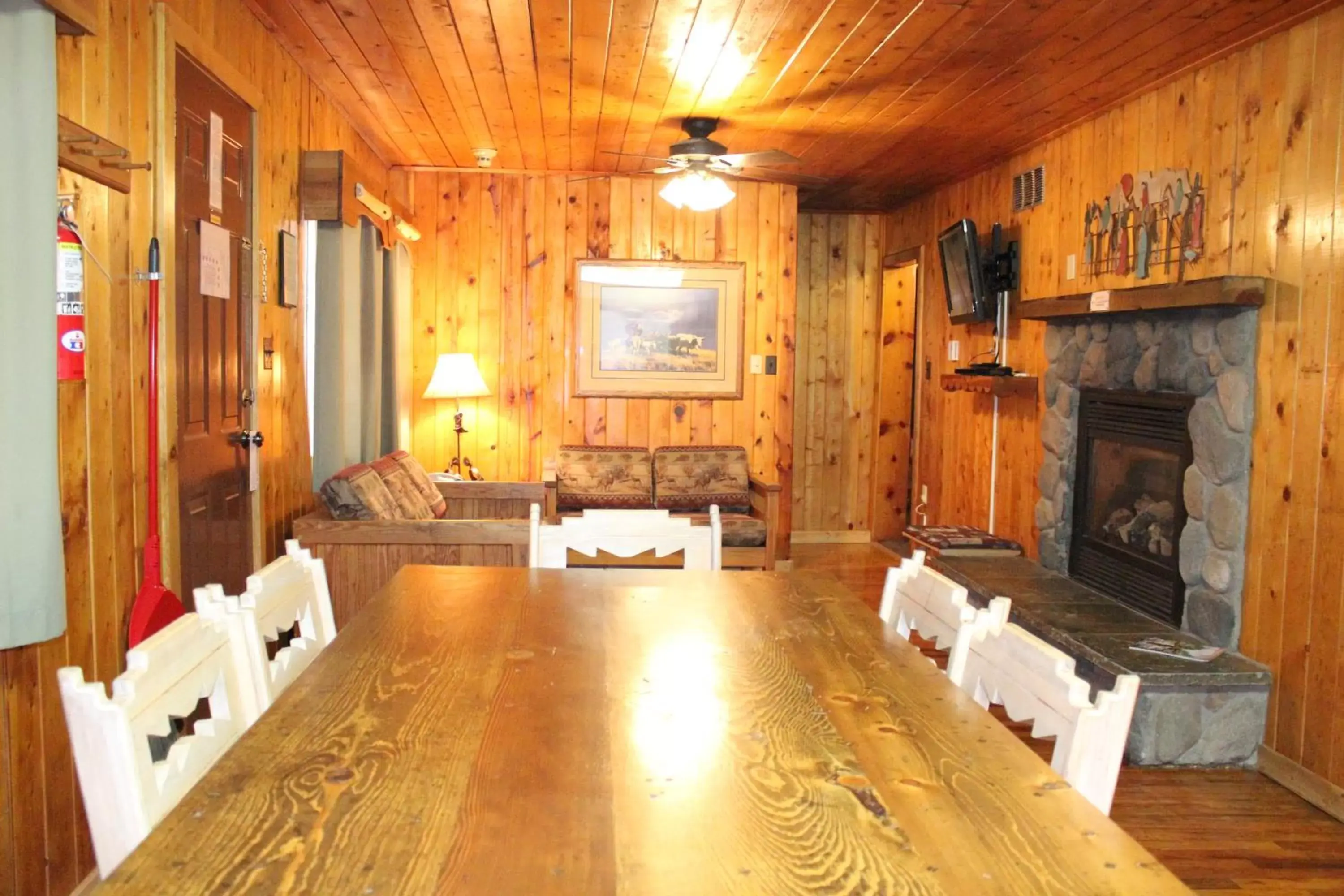 Living room in Copper King Lodge