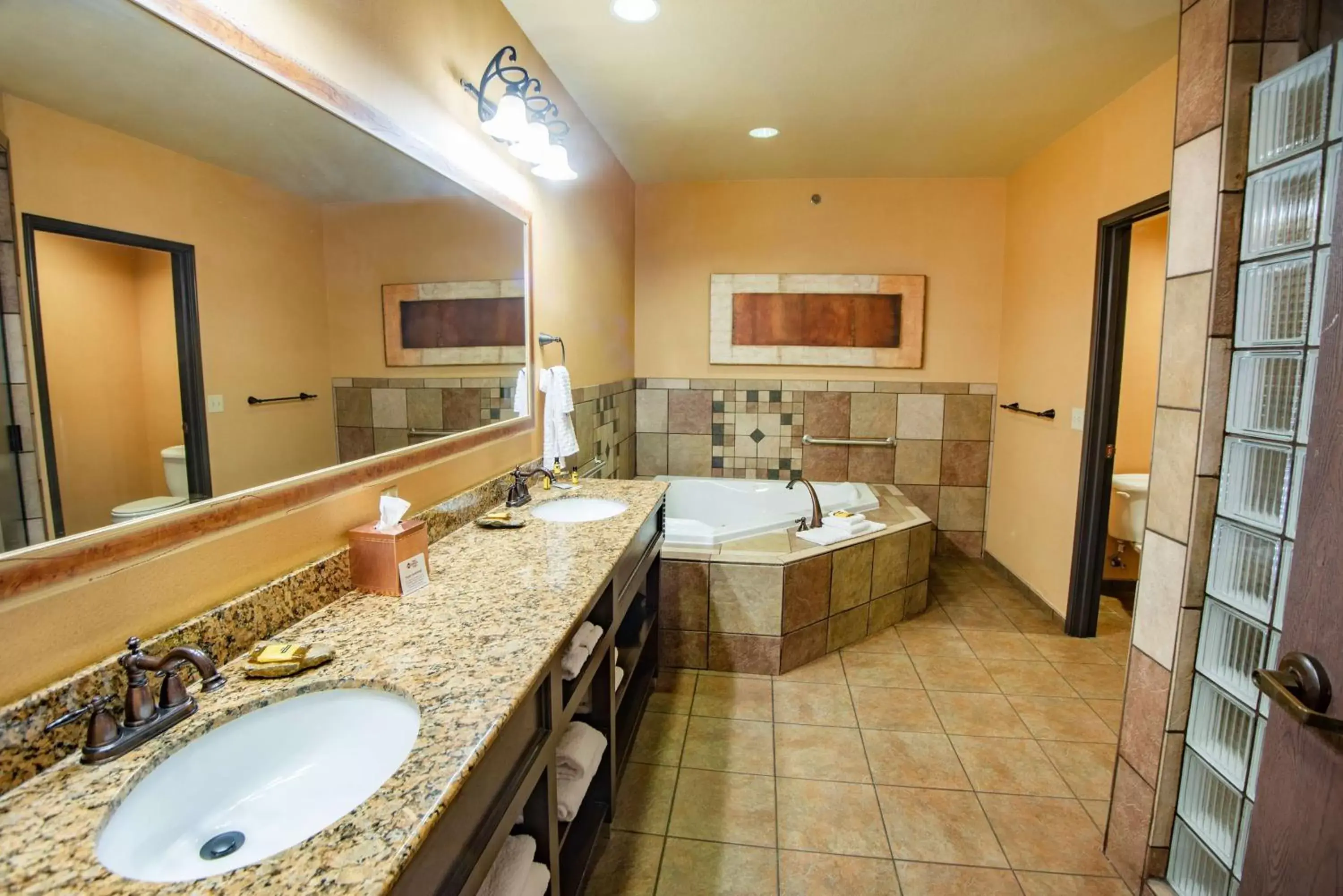 Bathroom in Best Western PLUS Cimarron Hotel & Suites