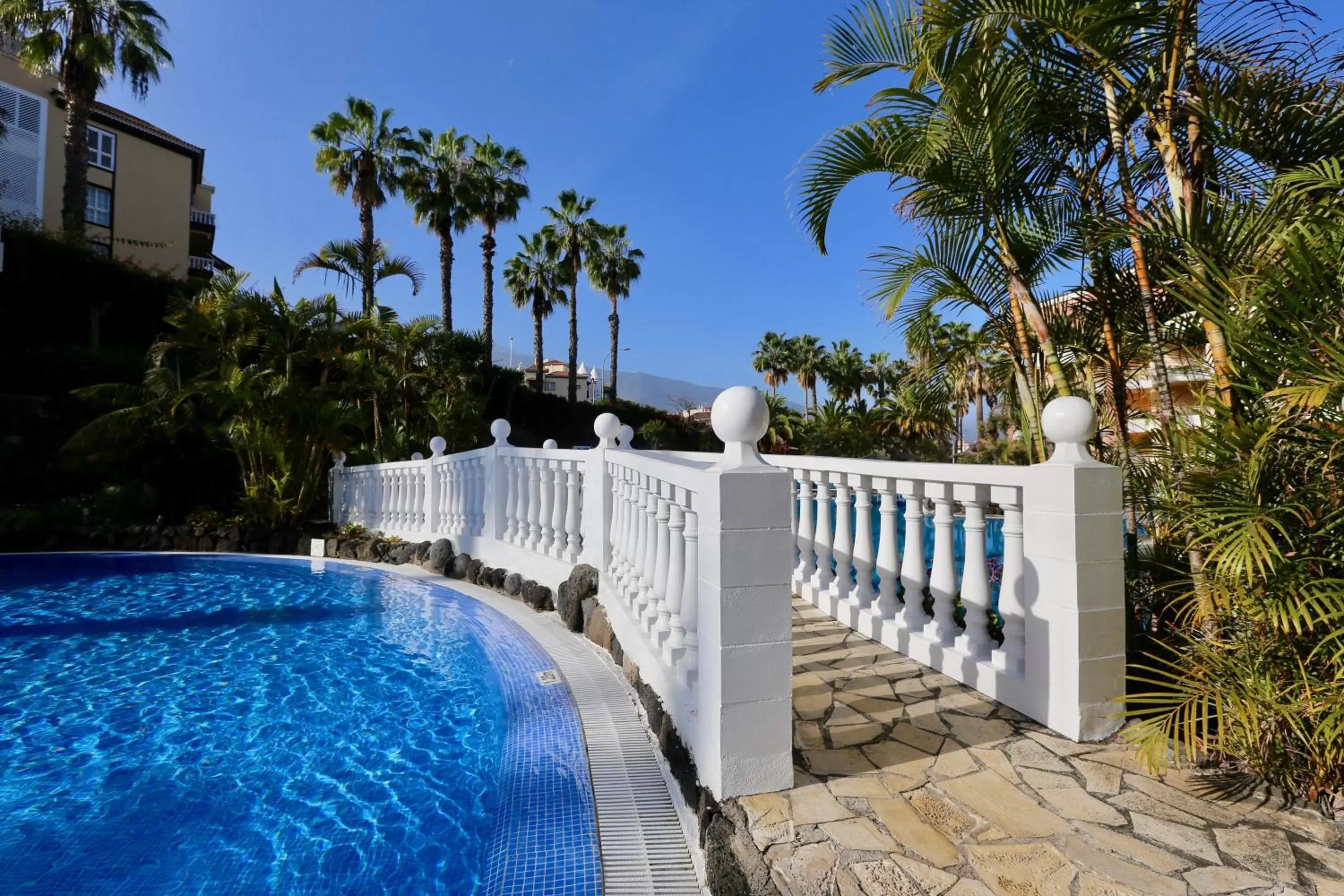 Swimming pool in Hotel Puerto Palace Swimming pool in Hotel Puerto Palace