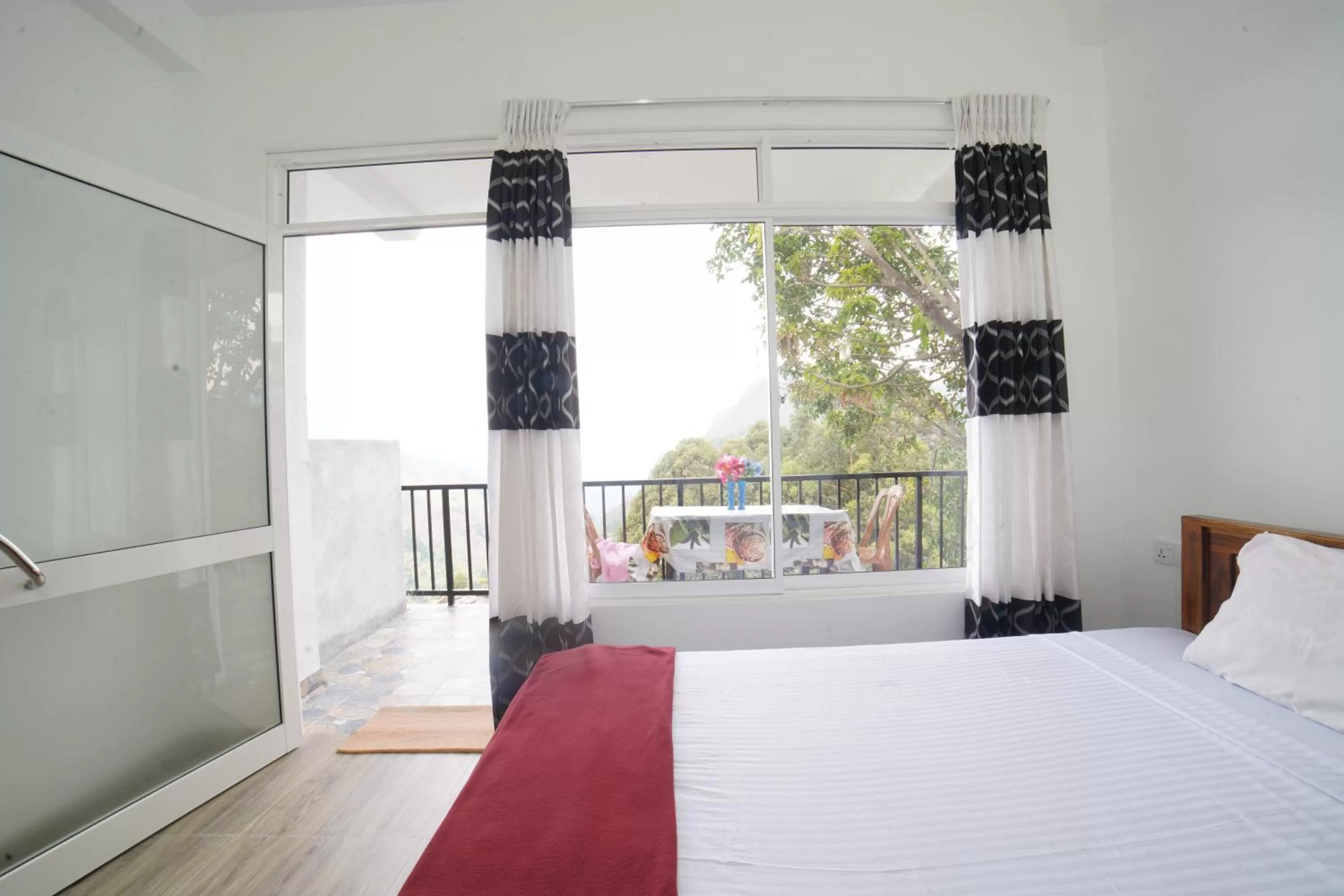 Bed in Pleasant Peak