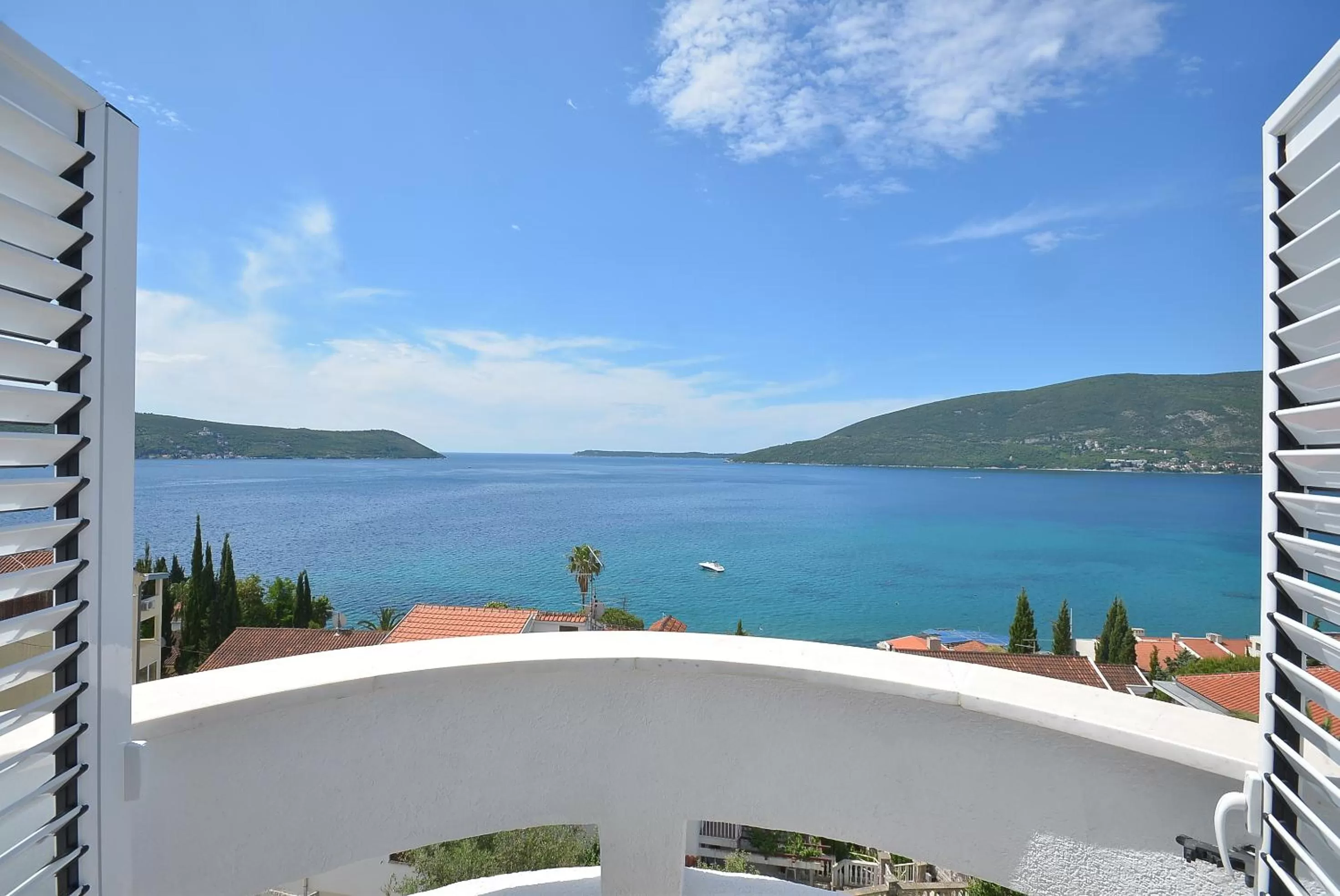 Apartment with Sea View in Hotel Vila Margot