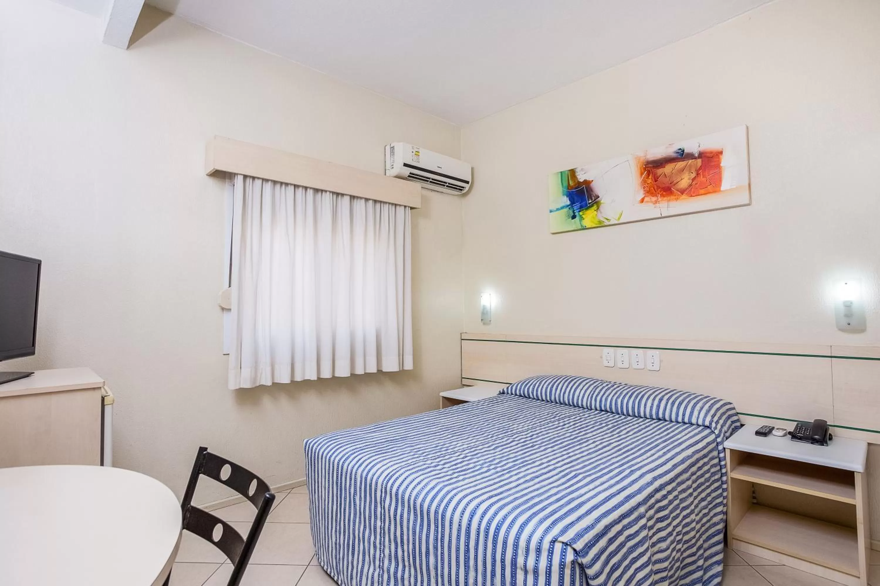 Bedroom, Bed in Hotel Express Canoas