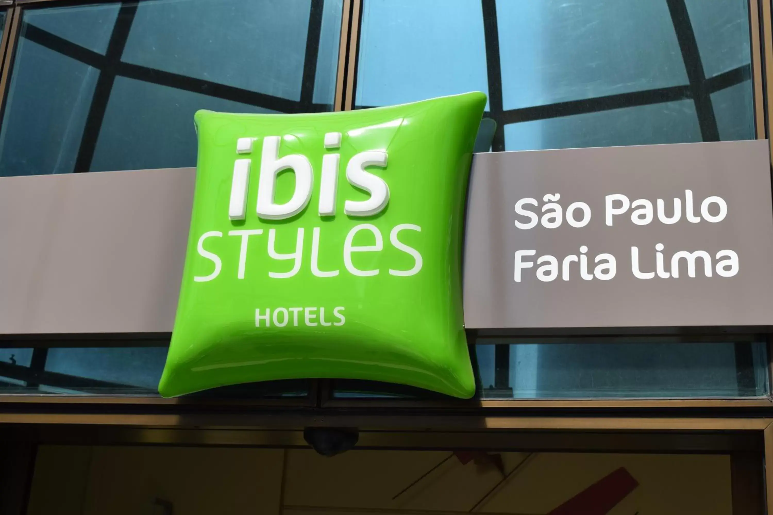 Facade/entrance in ibis Styles SP Faria Lima Facade/entrance in ibis Styles SP Faria Lima
