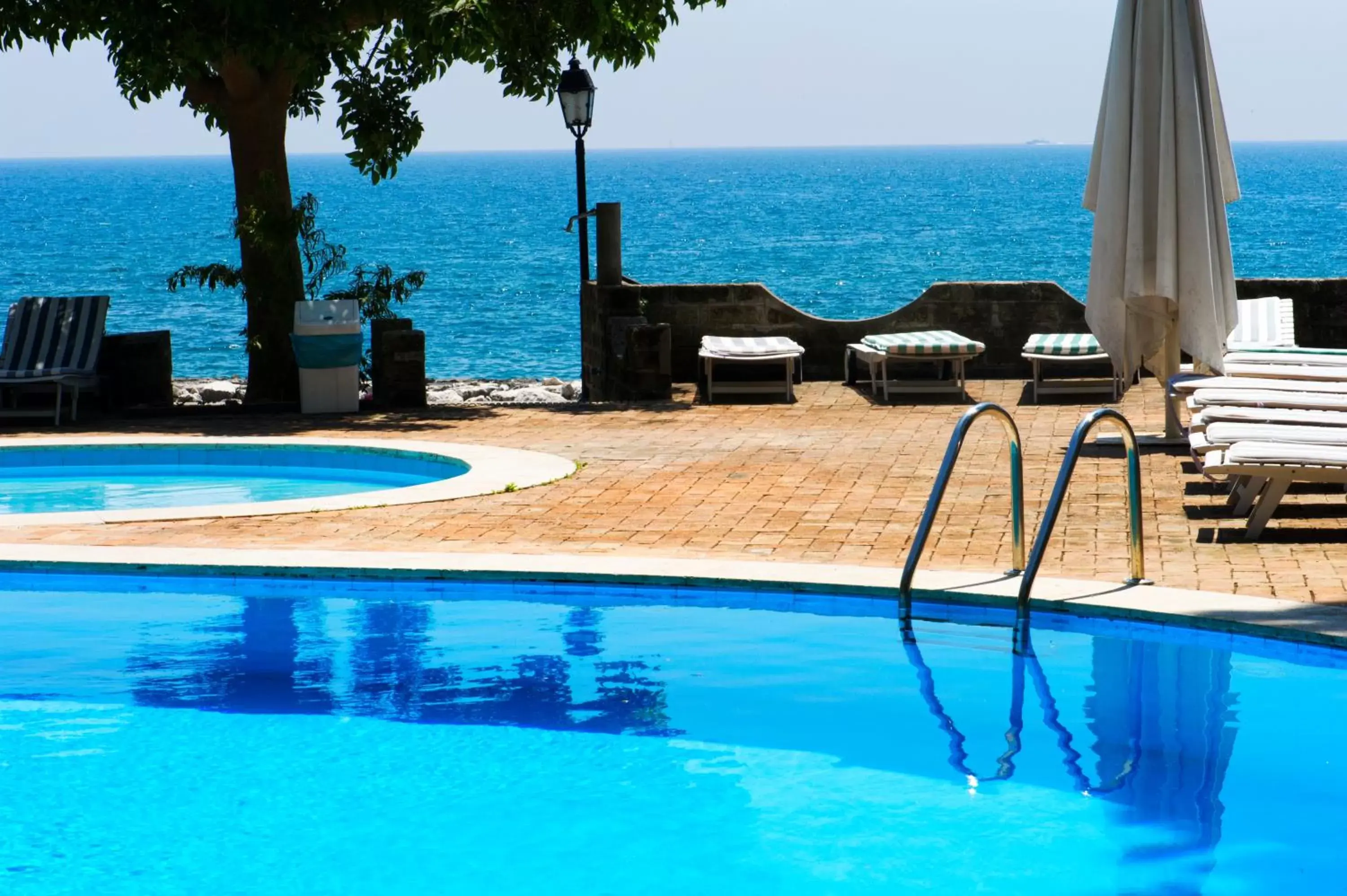 Restaurant/places to eat, Swimming Pool in Grande Albergo Miramare