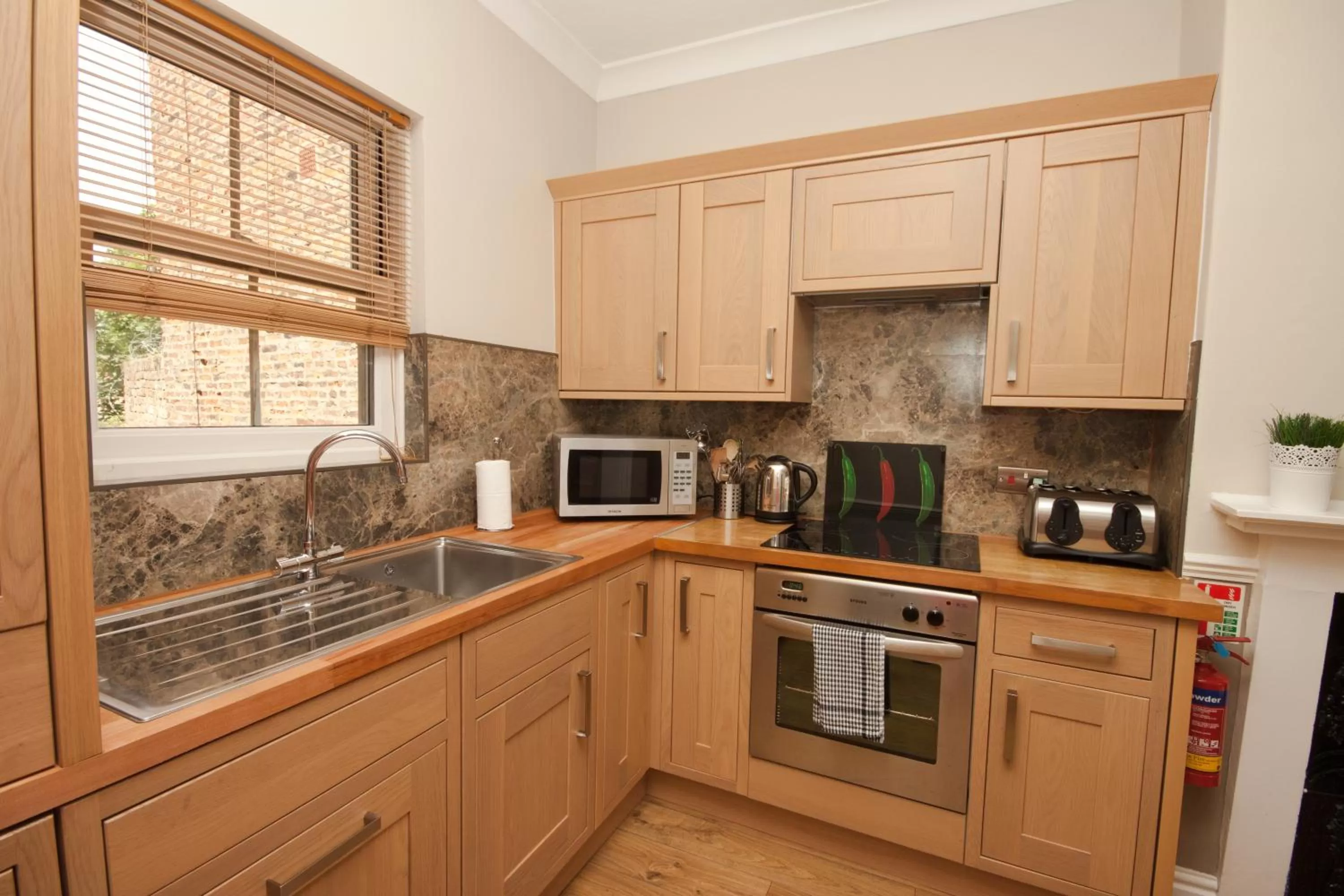 Kitchen or kitchenette in Goodramgate Apartments