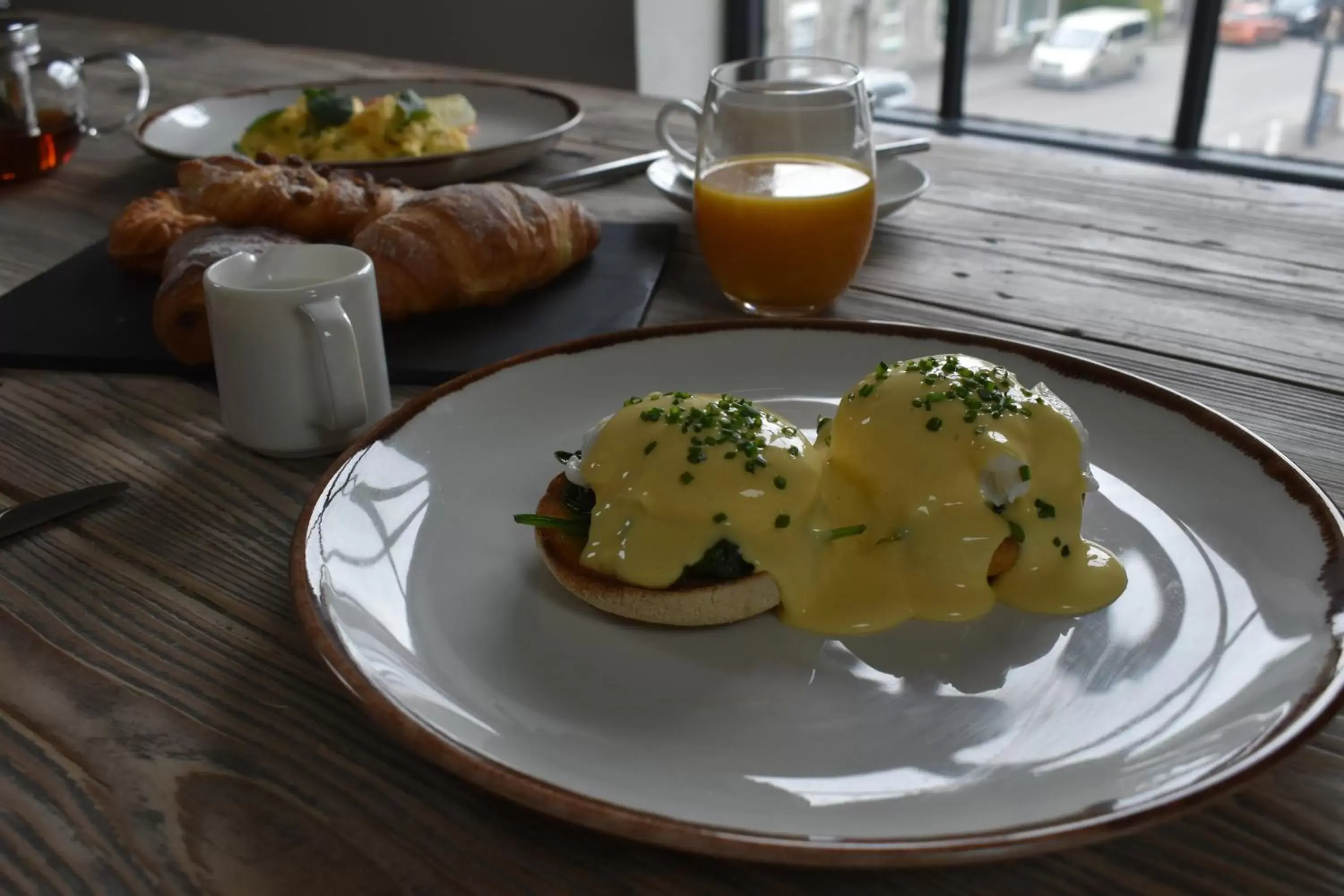 Breakfast in The Merchant's Yard