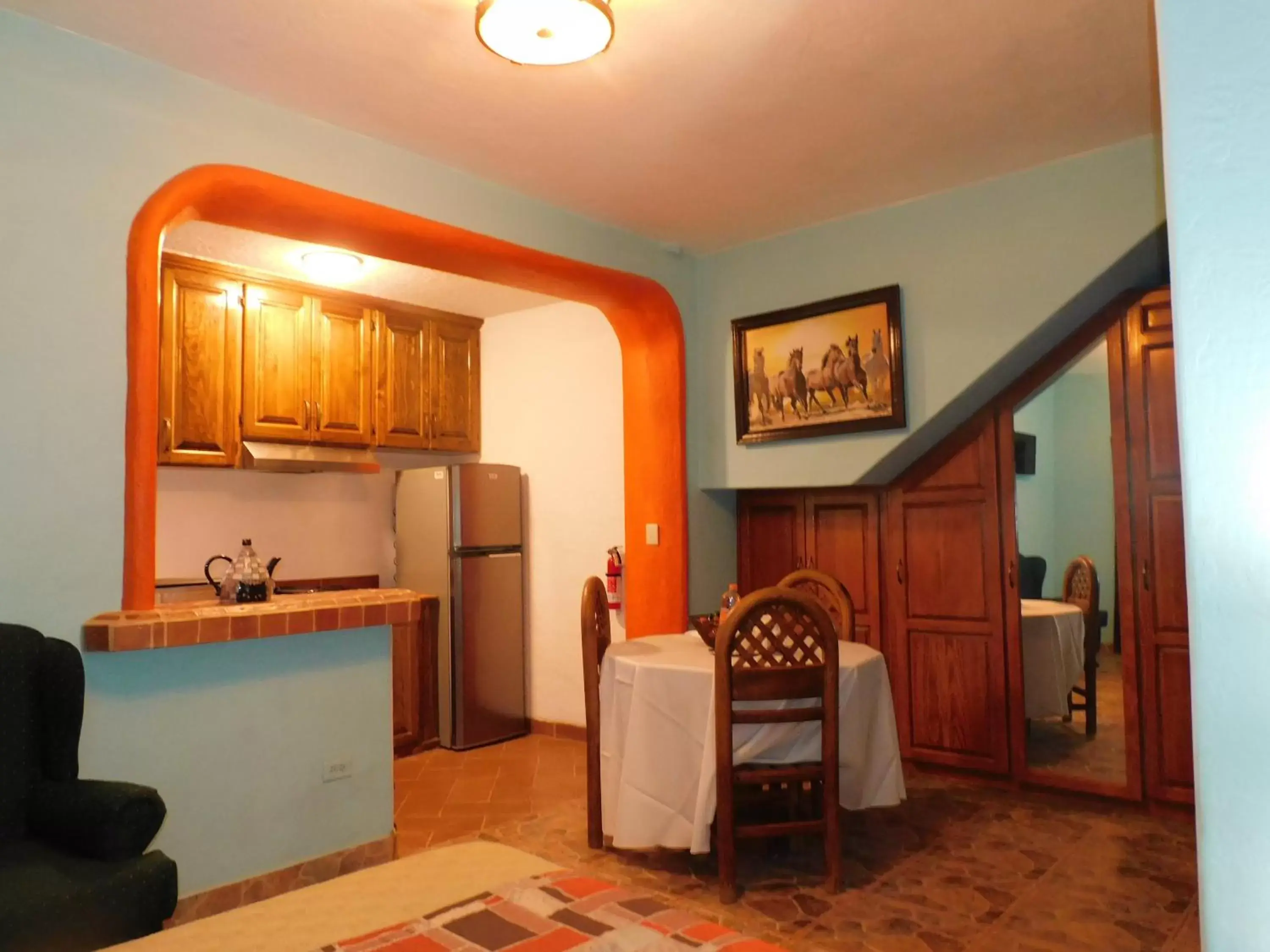 Dining area, Kitchen/Kitchenette in Vista Del Sol Apartments