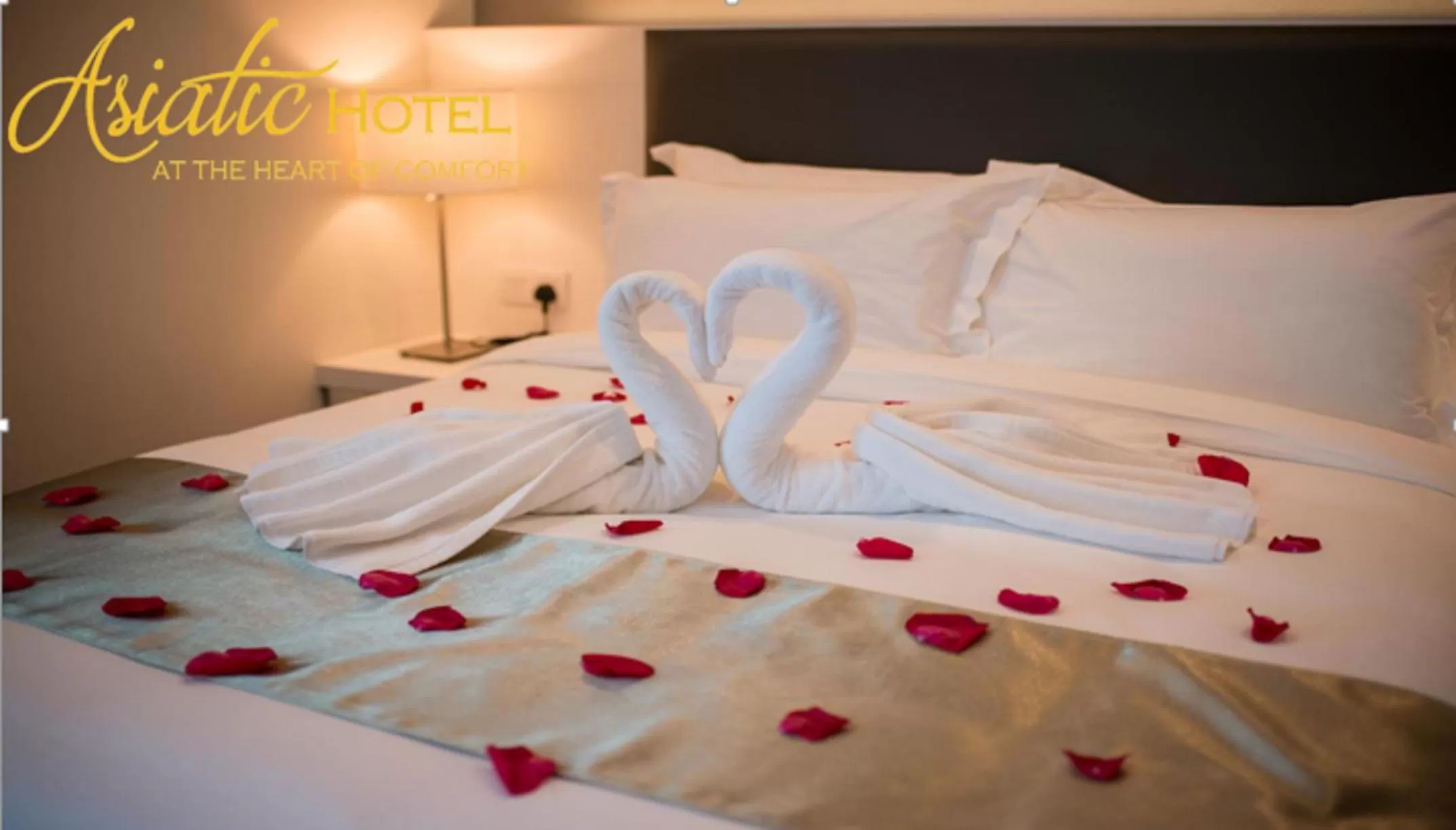 Bed in Asiatic Hotel