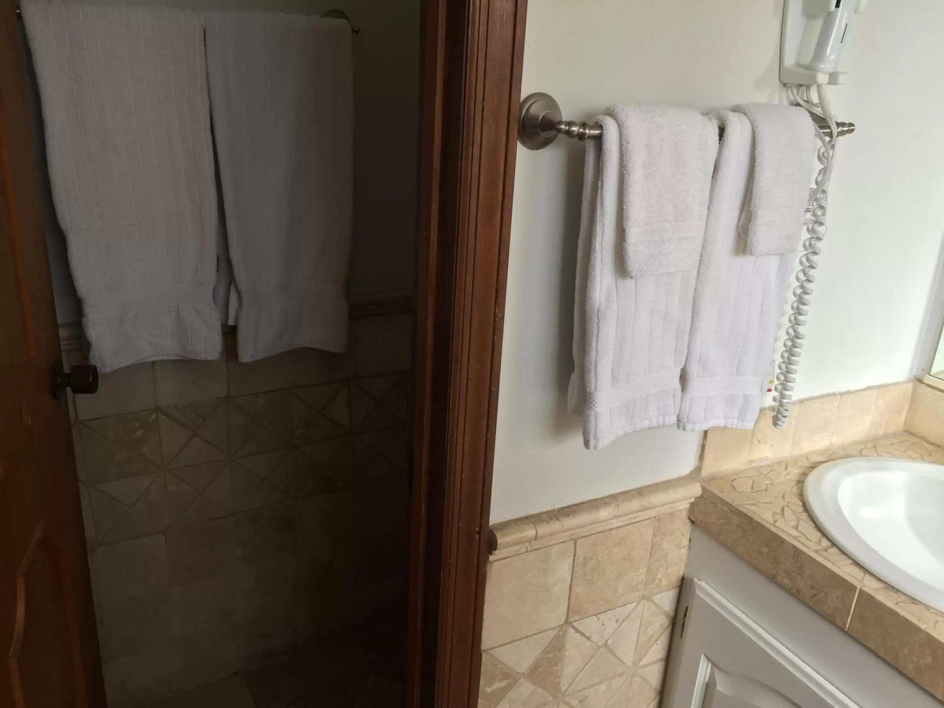 Toilet, Bathroom in Catalina Island Seacrest Inn