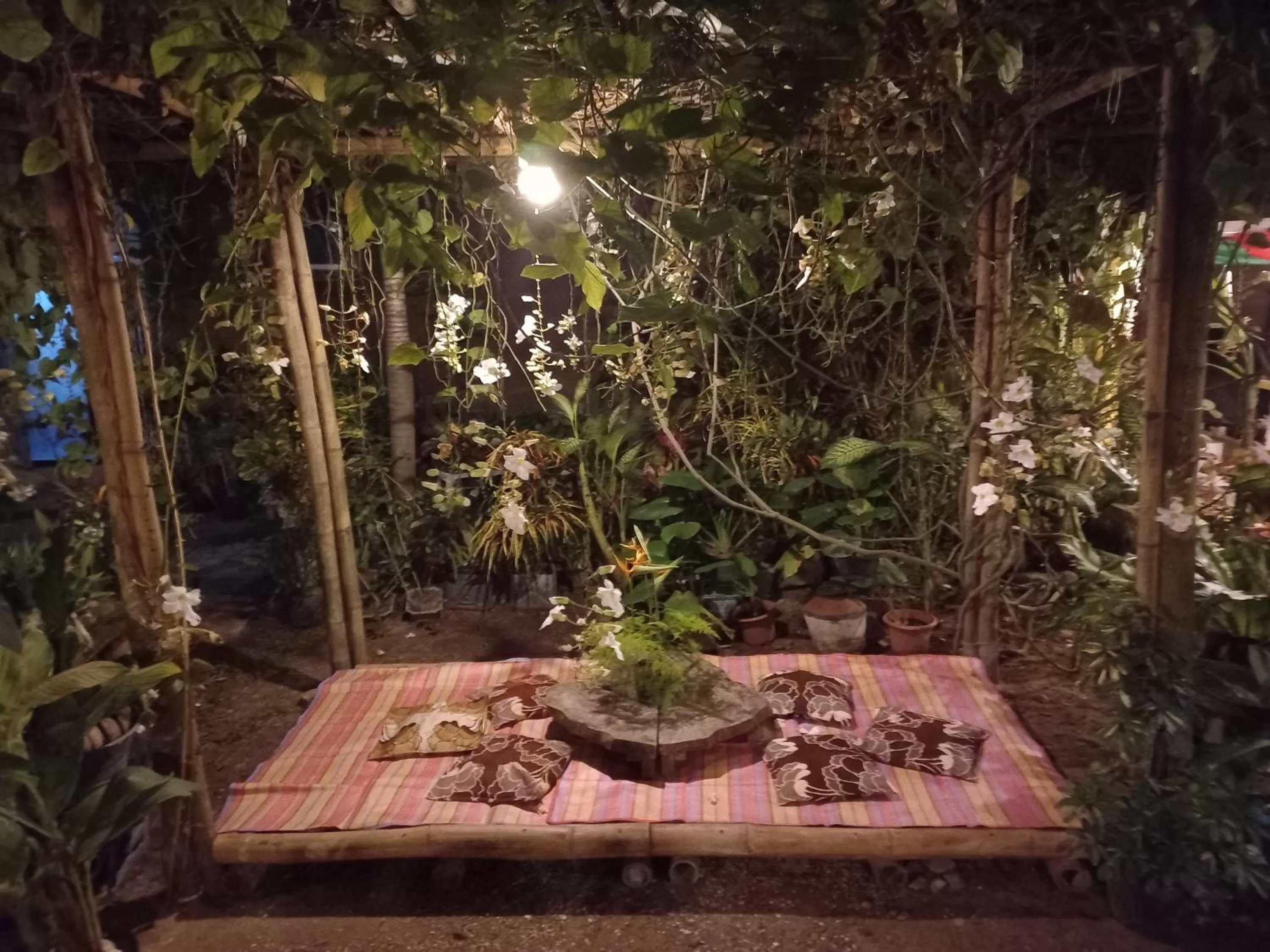 Night in Chateau De Aow