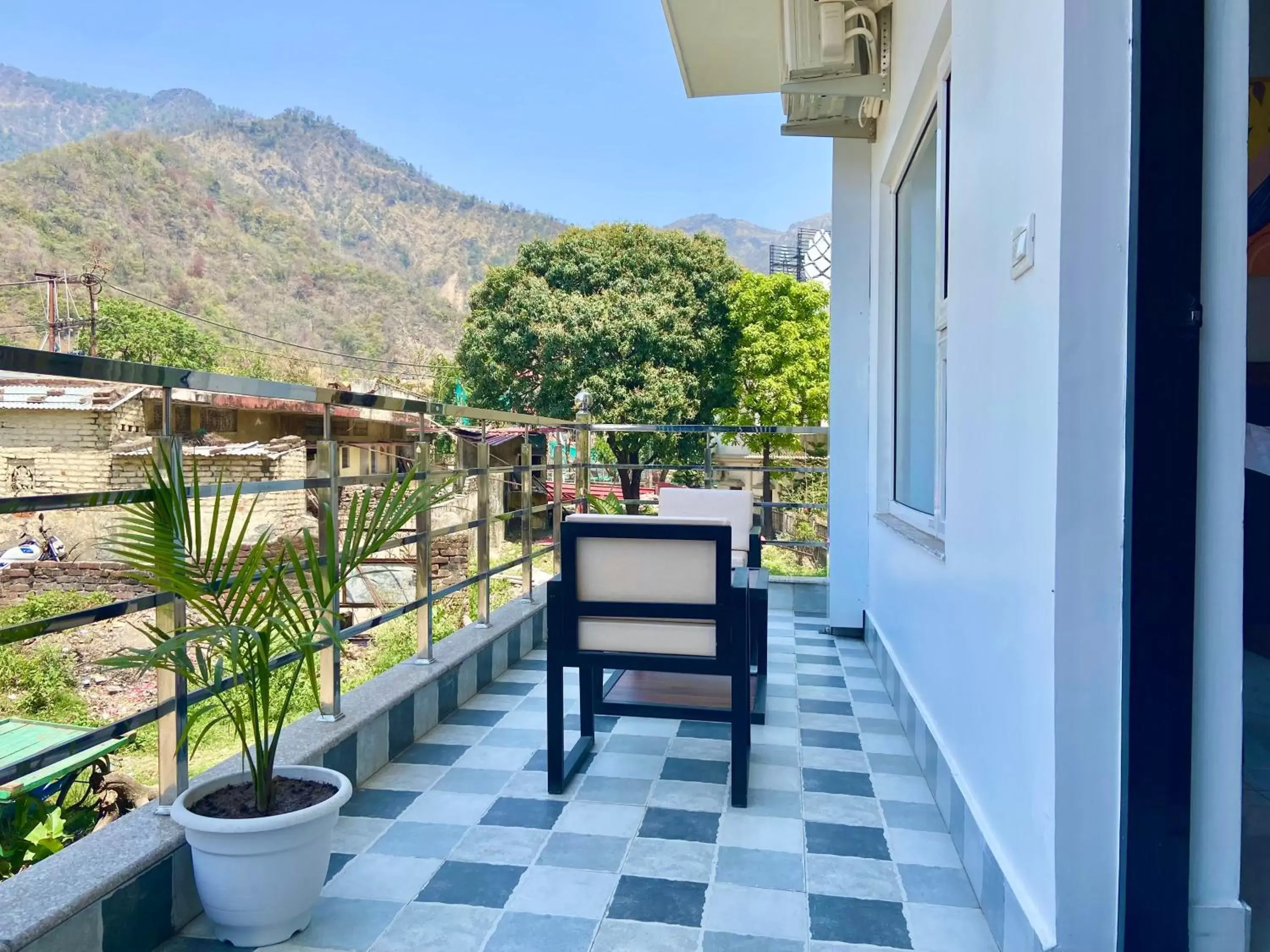 Balcony/Terrace in Hotel Wraveler Inn Rishikesh