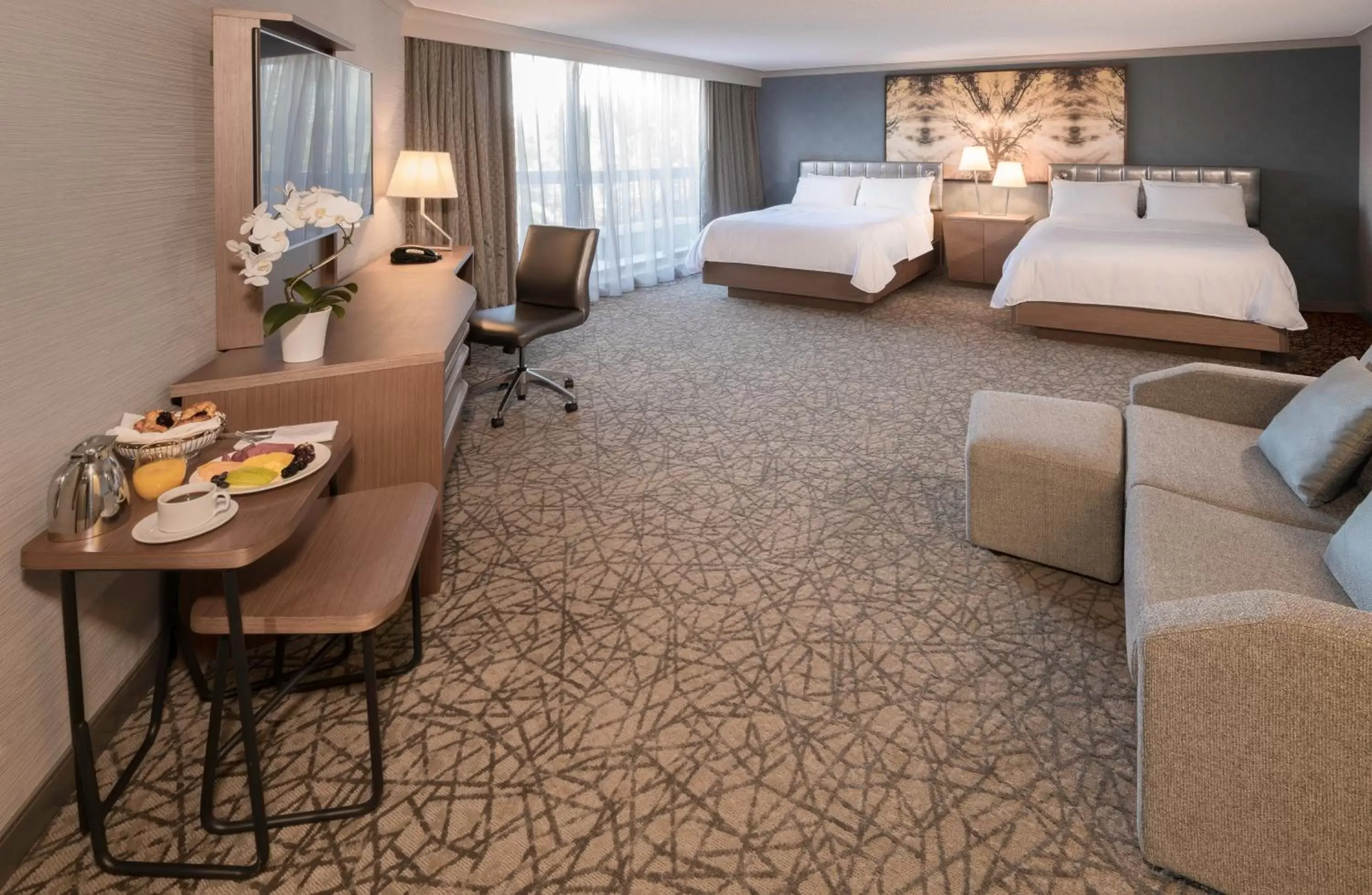 Photo of the whole room, Bed in Pan Pacific Toronto Photo of the whole room, Bed in Pan Pacific Toronto