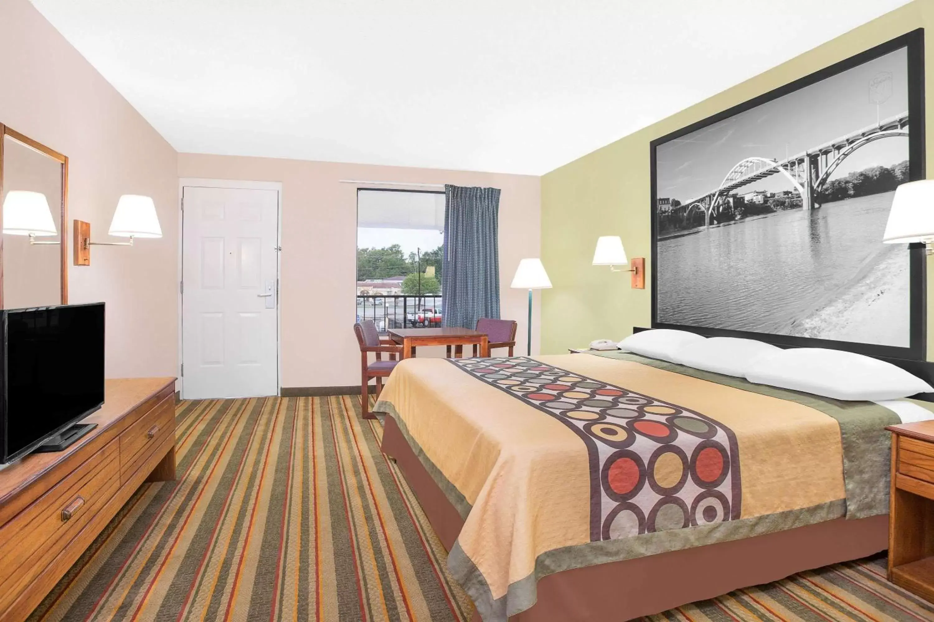 Photo of the whole room in Super 8 by Wyndham Eufaula