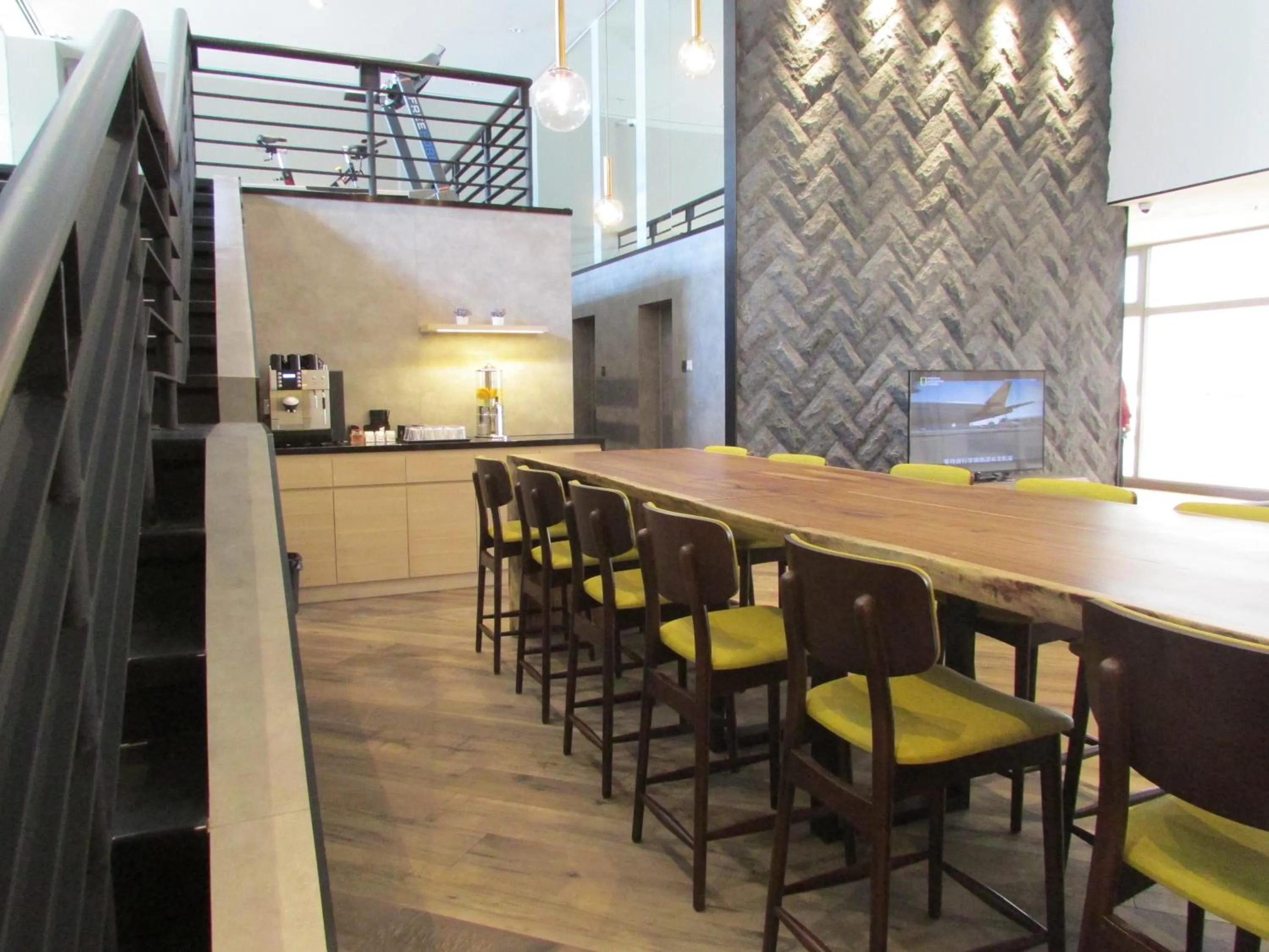 Communal lounge/ TV room in Aerotel Singapore - Transit Hotel in Terminal 1