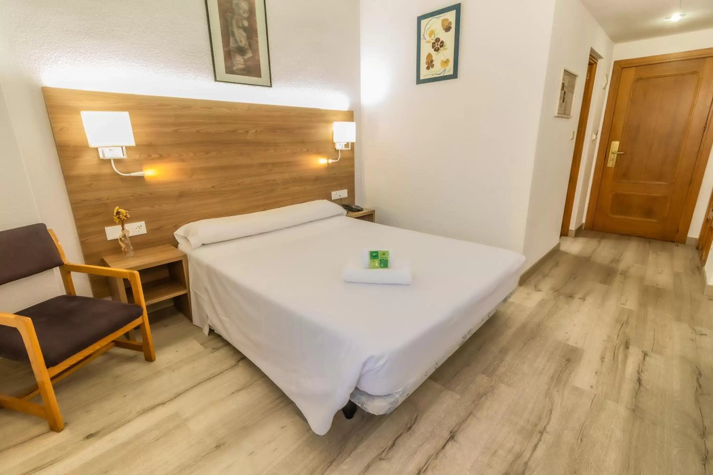 Photo of the whole room, Bed in Pacoche Murcia