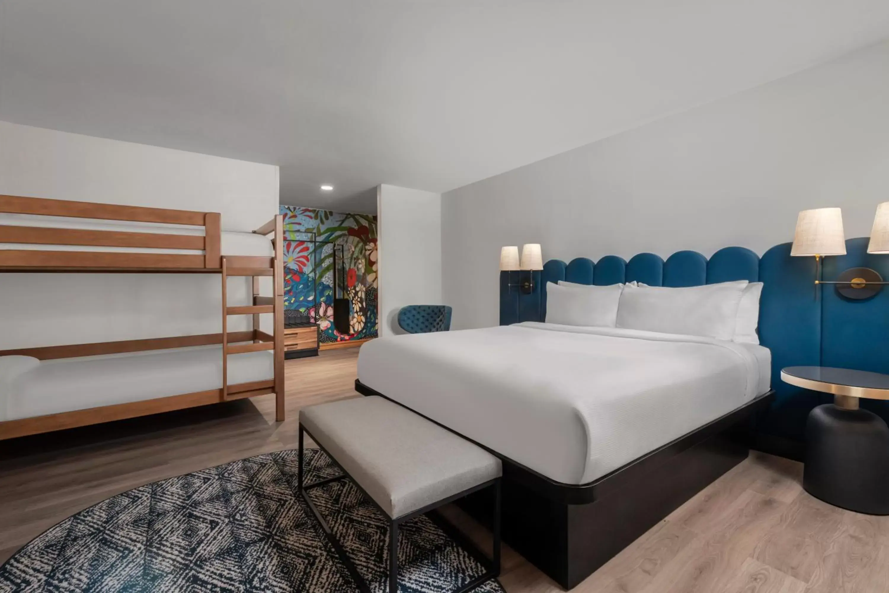 Bedroom, Bunk Bed in Catalina Canyon Inn