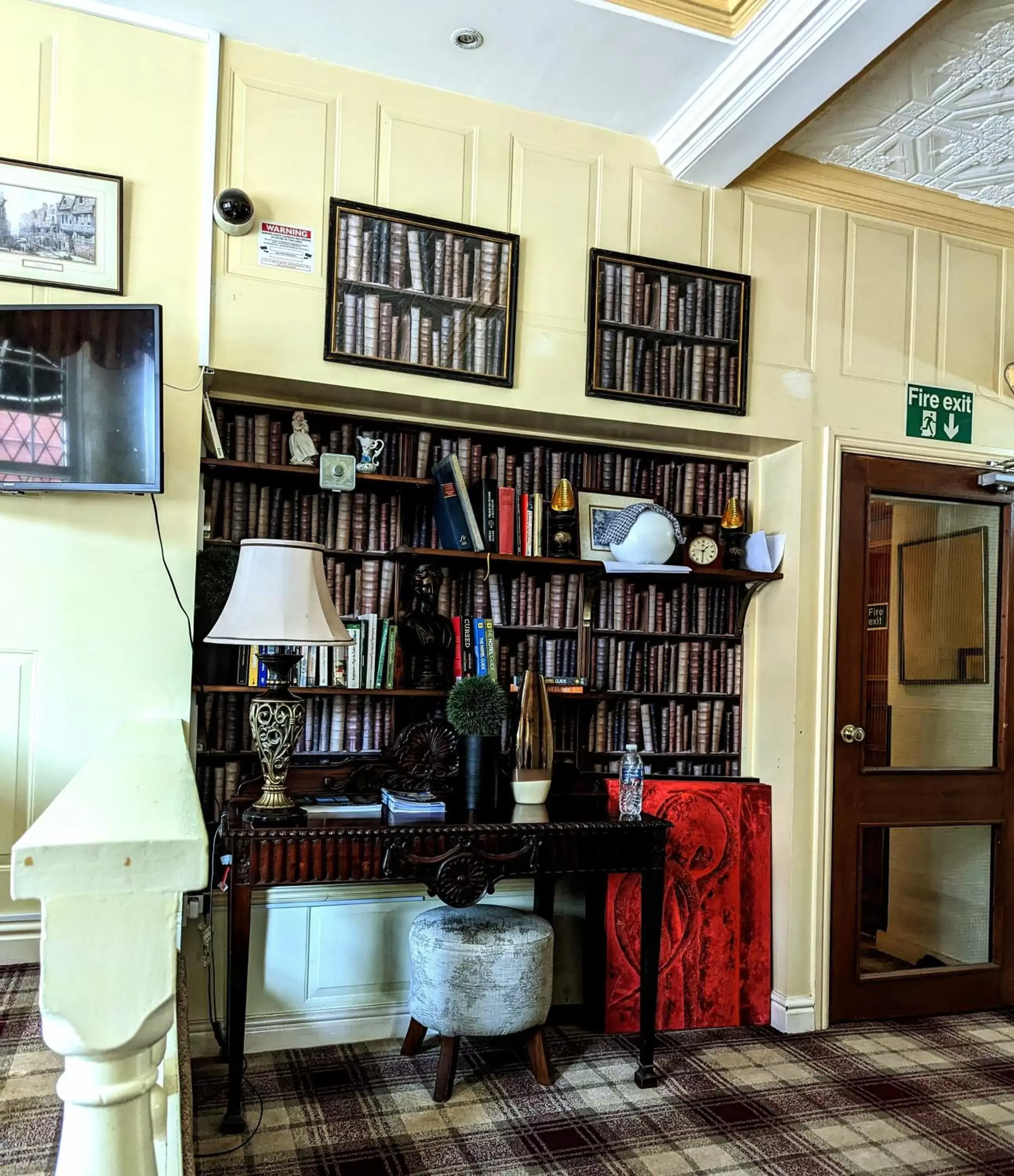 Library in Brookside Hotel & Restaurant