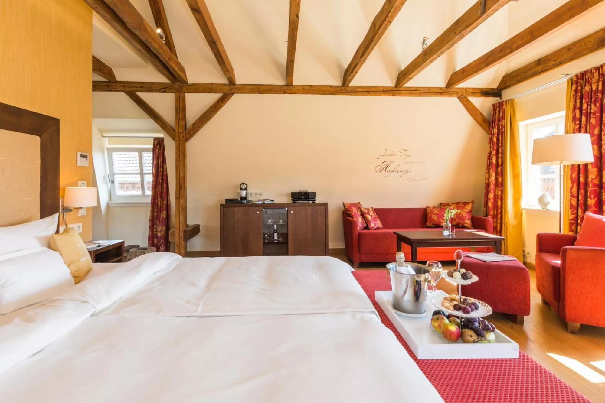 Photo of the whole room, Bed in Romantik Hotel Reichshof