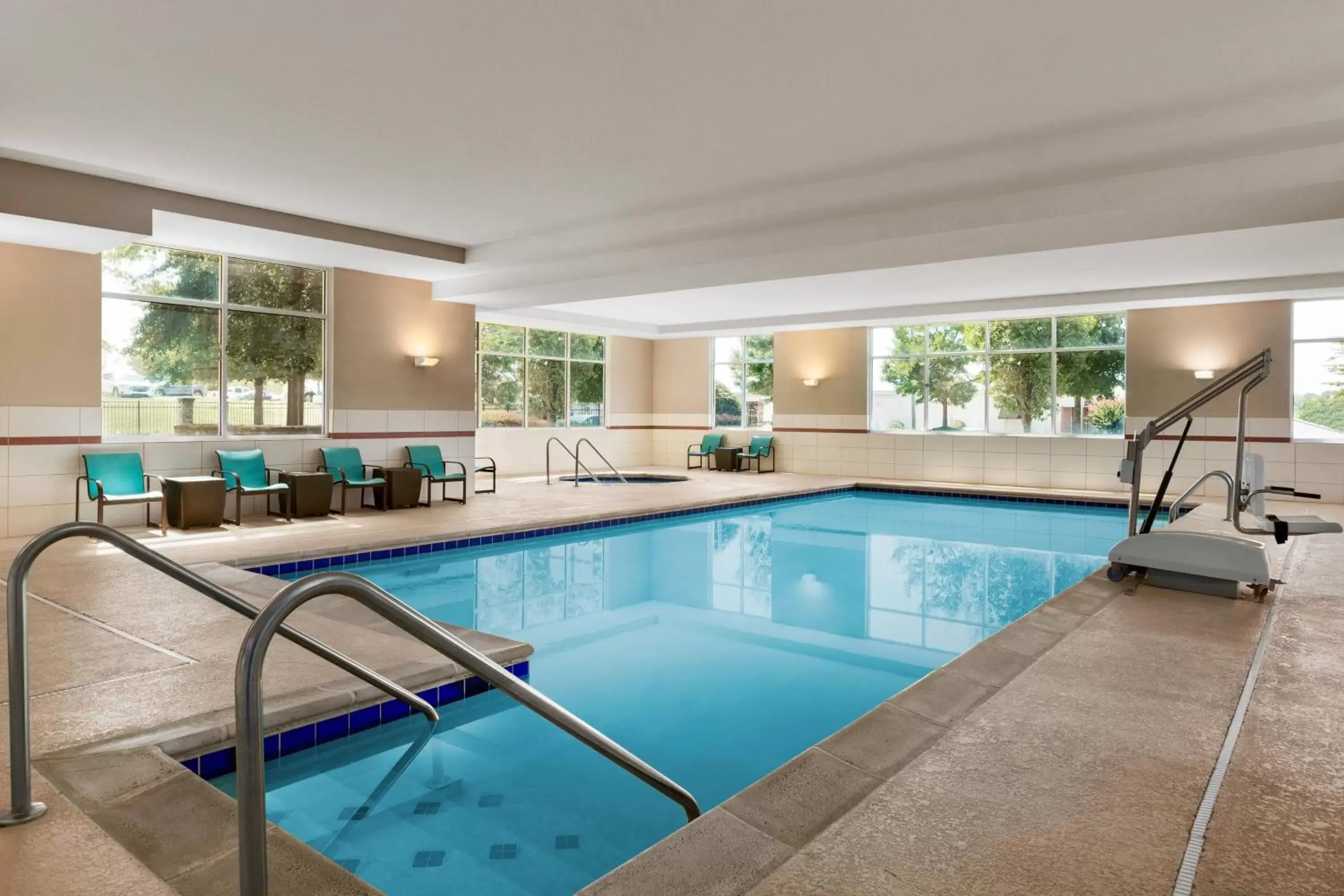 Swimming Pool in Residence Inn Chattanooga Near Hamilton Place
