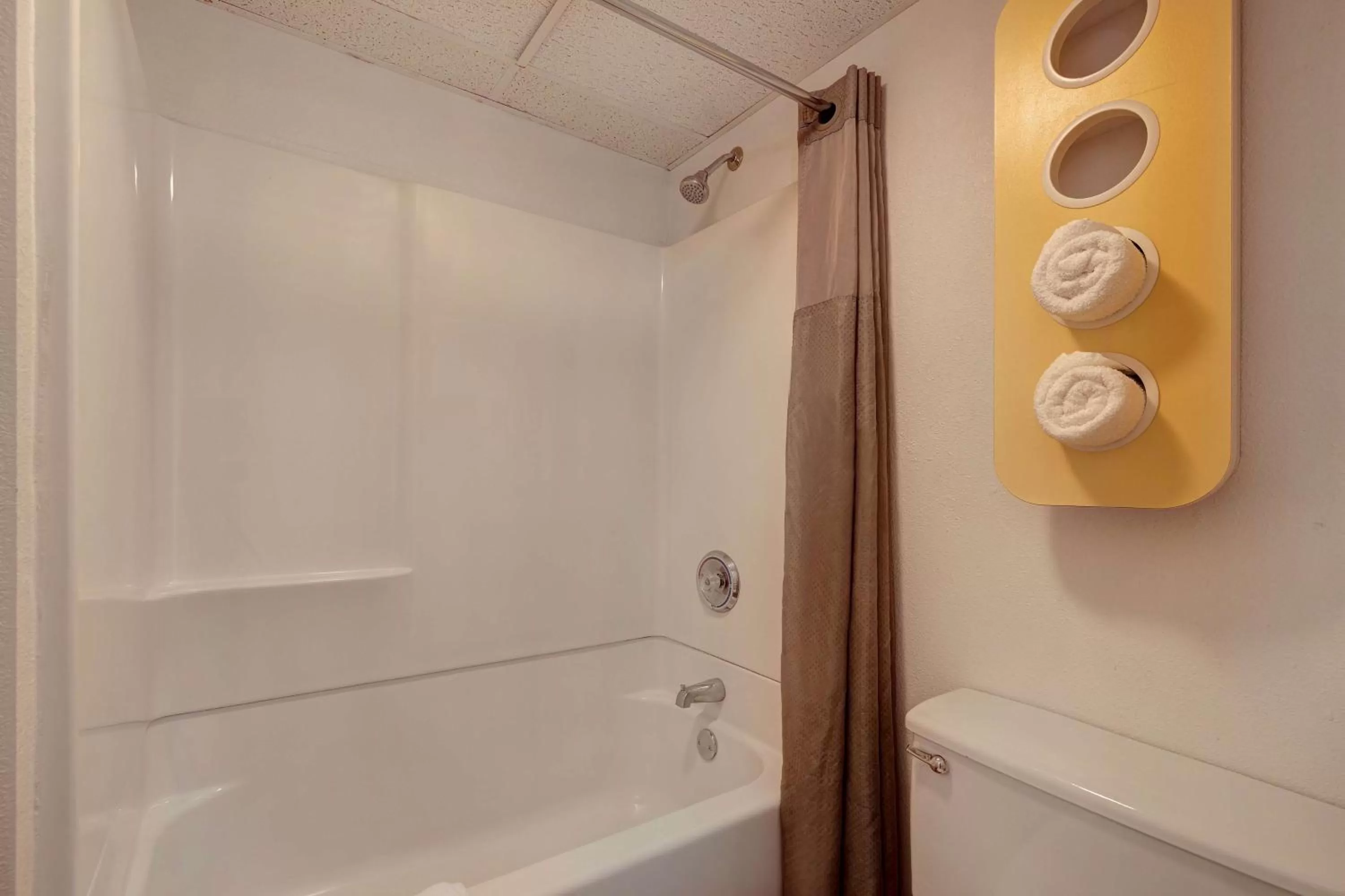 Bathroom in Motel 6-Lakeville, MN - South - Lakeville