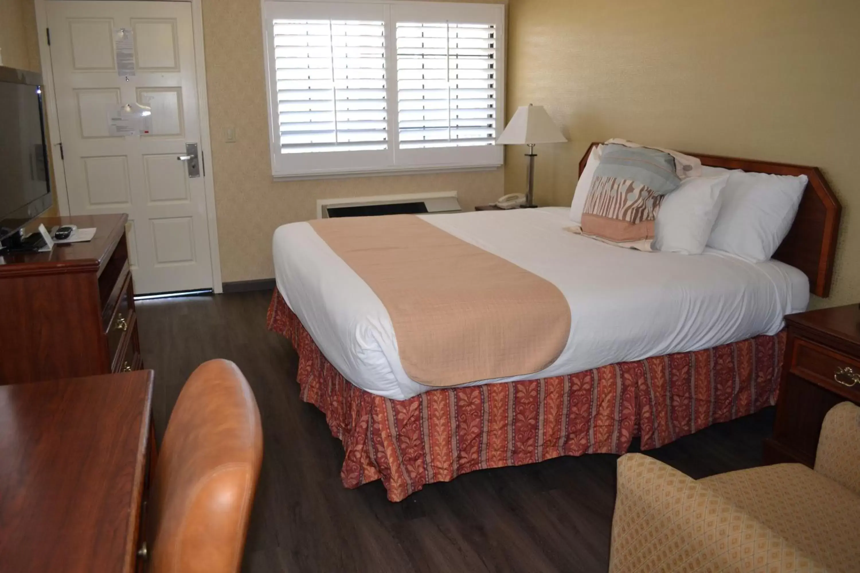 Bed in Valley Inn San Jose