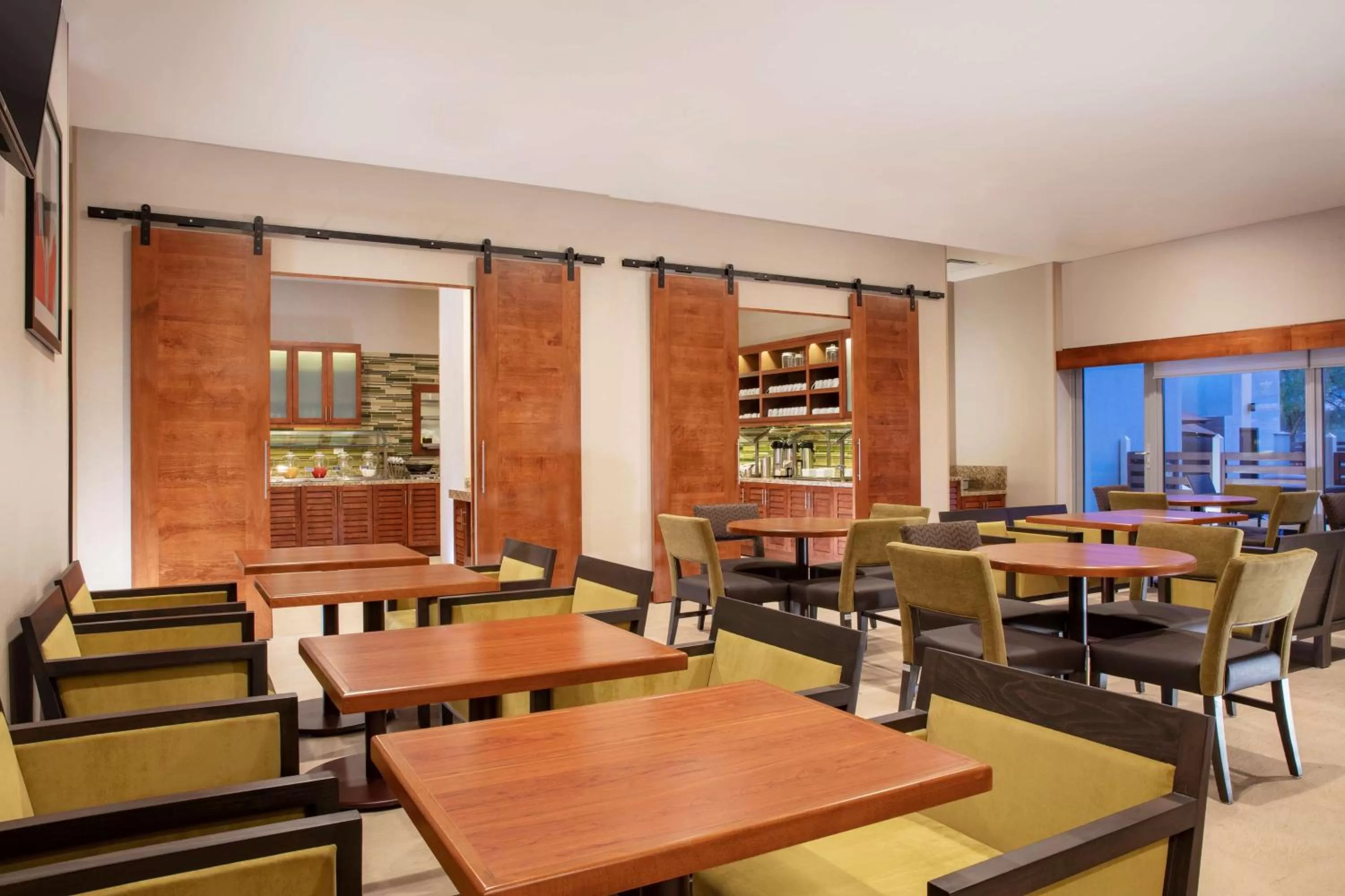 Restaurant/places to eat in Hyatt Place Aguascalientes Bonaterra