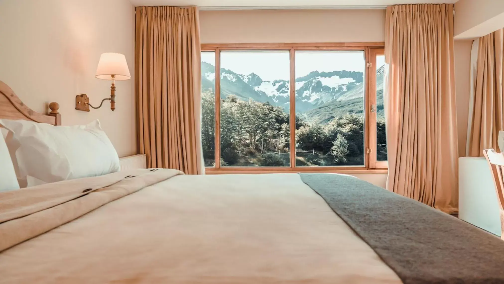 Photo of the whole room, Bed in Wyndham Garden Ushuaia Hotel del Glaciar