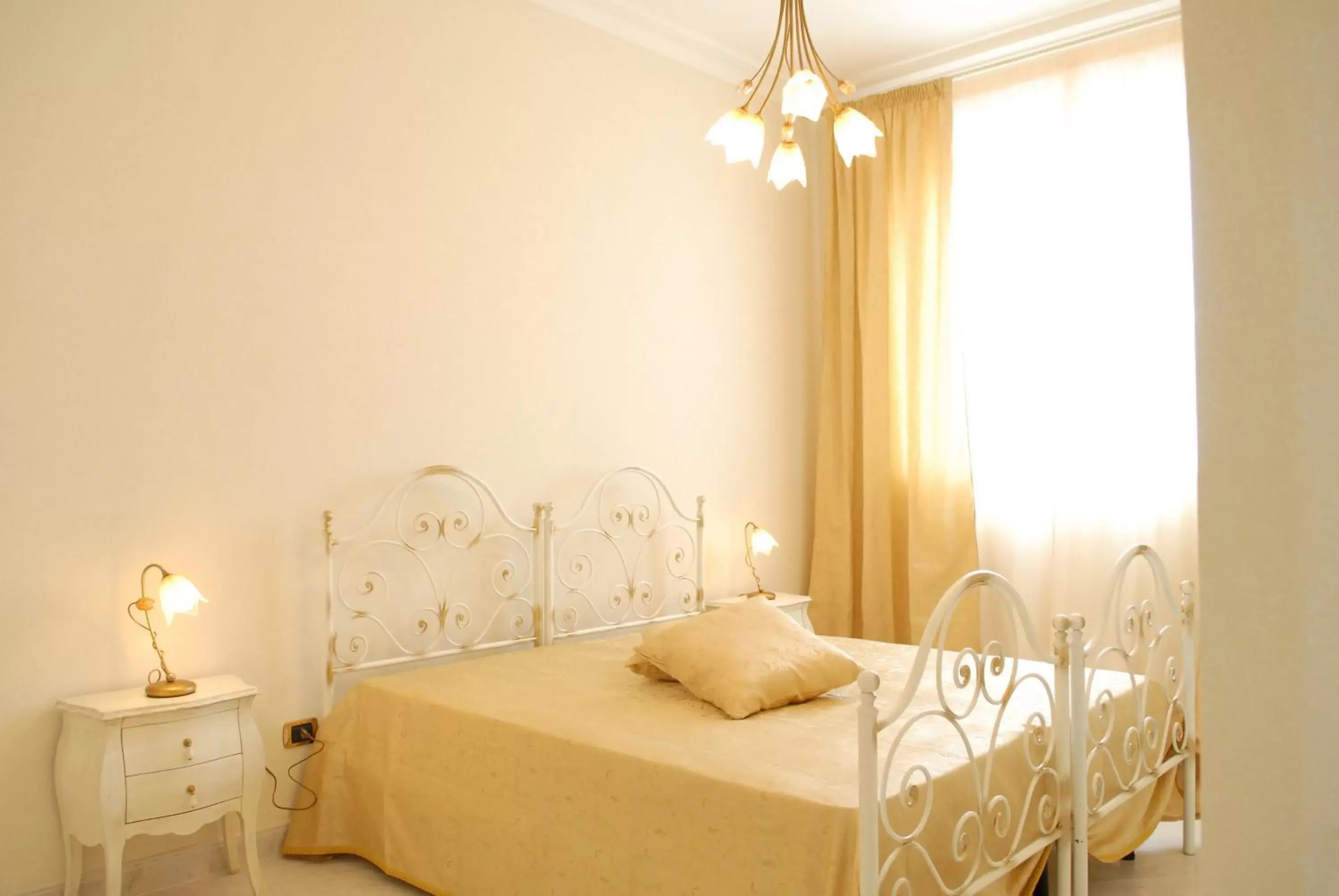 Photo of the whole room, Bed in Villa Caramia