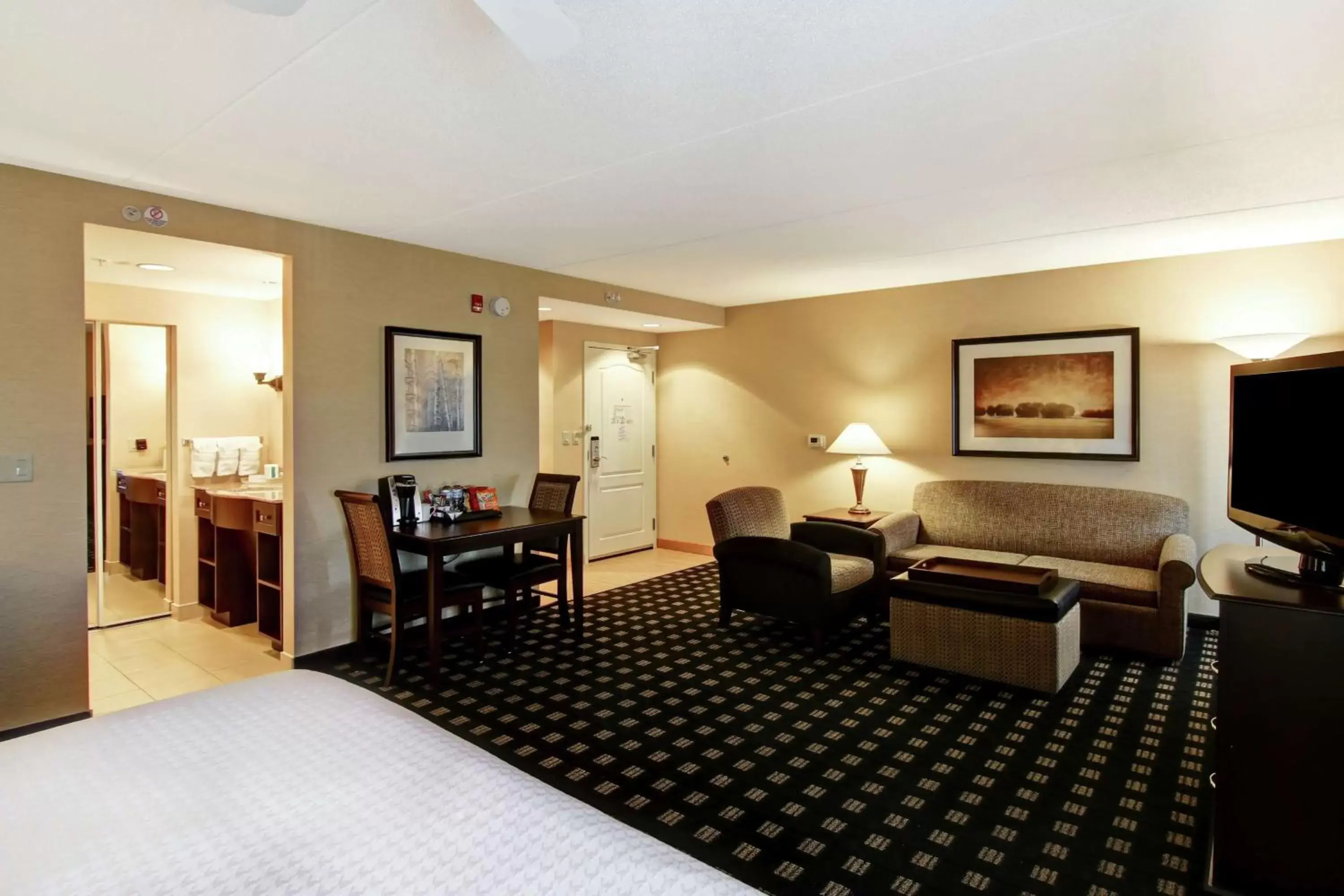 Bedroom, Seating Area in Homewood Suites by Hilton Toronto Airport Corporate Centre