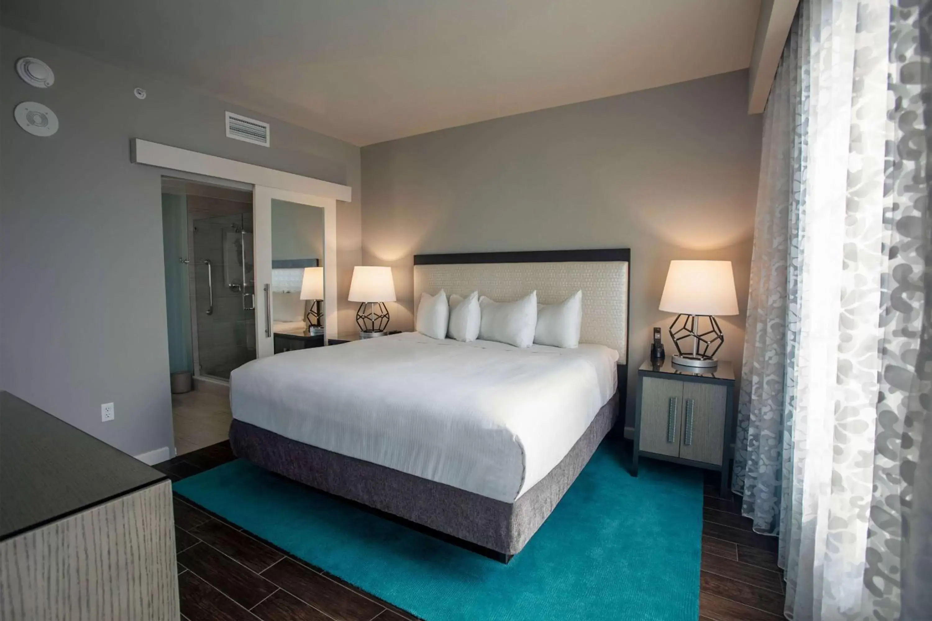 Photo of the whole room, Bed in Wyndham Grand Jupiter at Harbourside Place