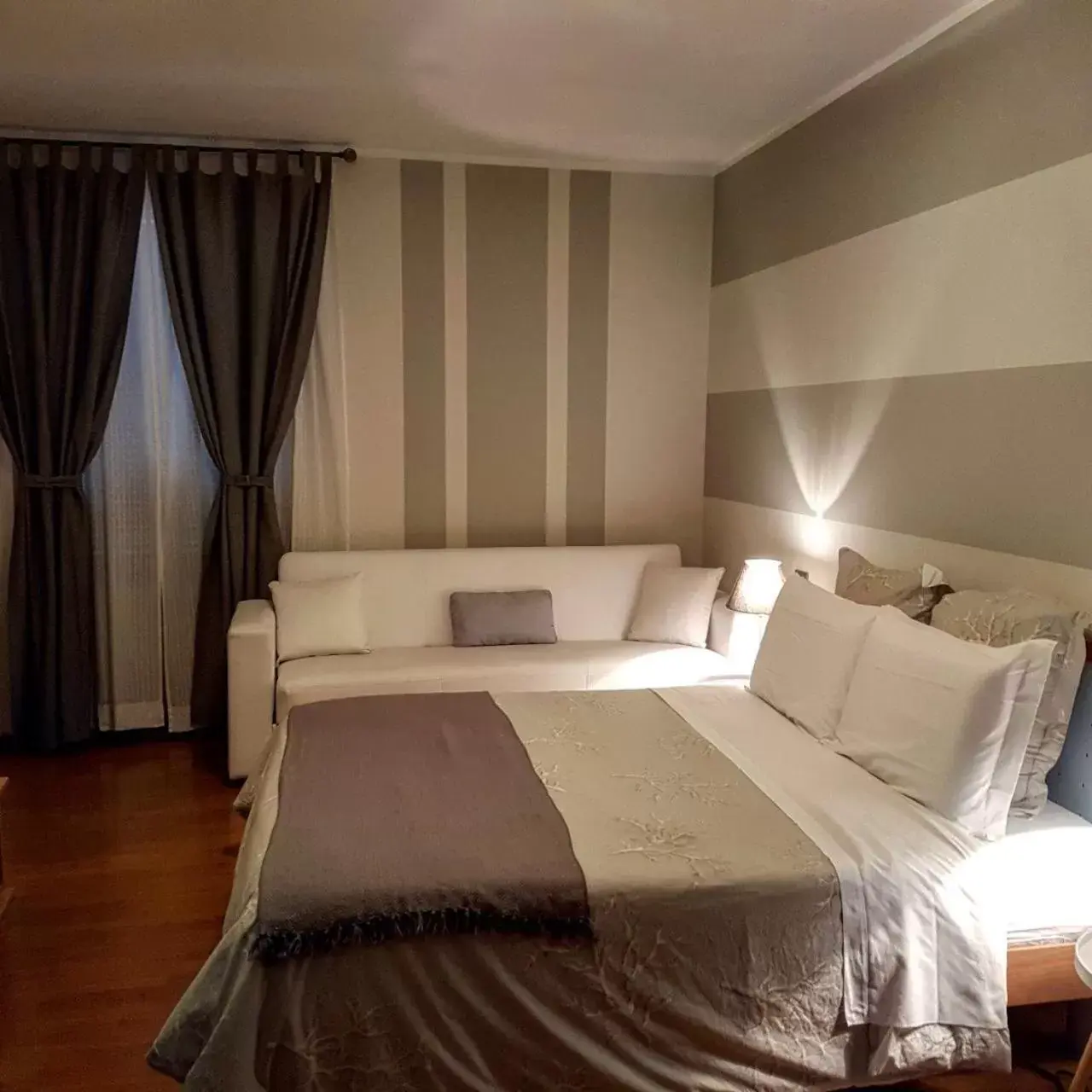 Double Room in Hotel Moniga Double Room in Hotel Moniga