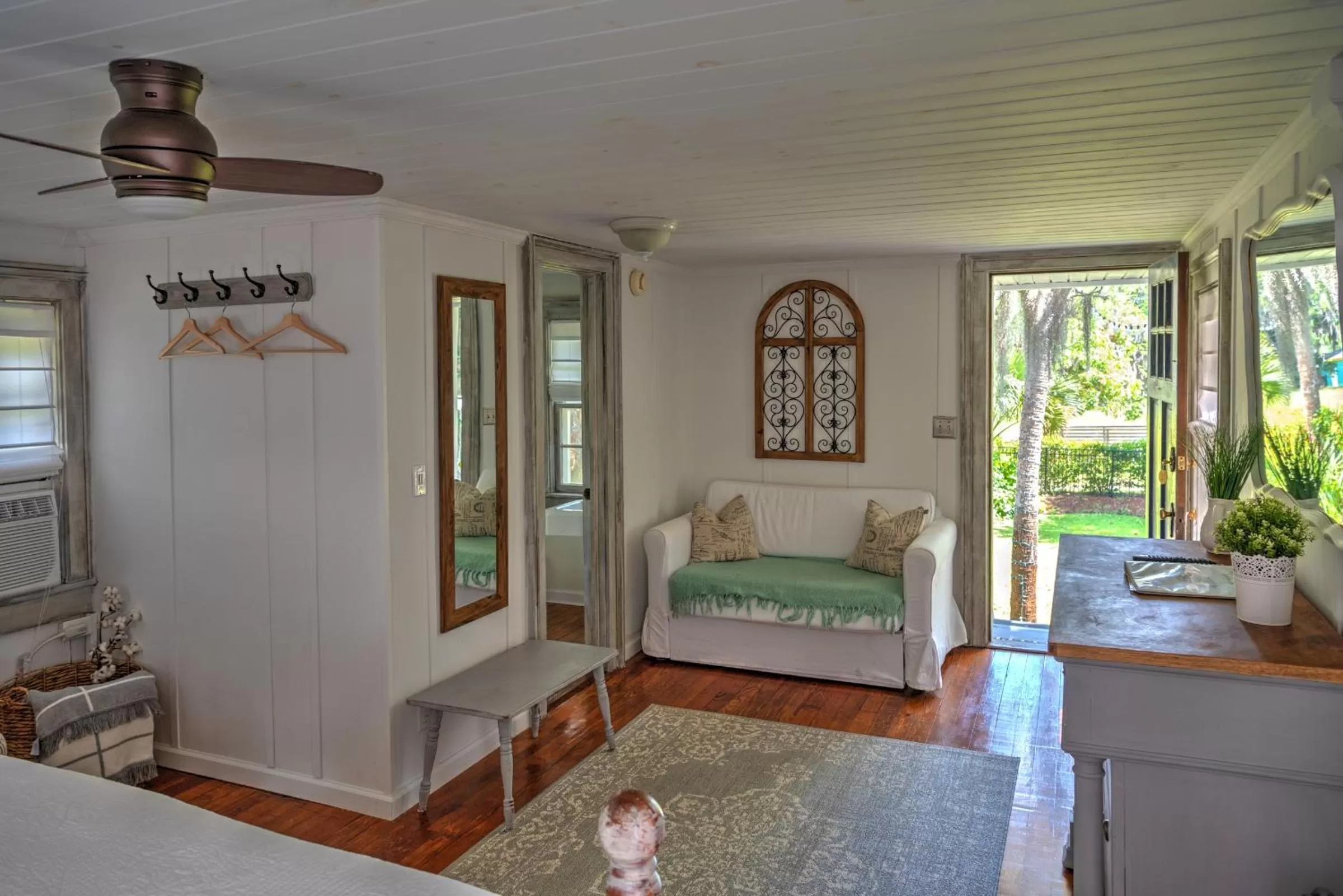 Bed in Open Gates Bed & Breakfast