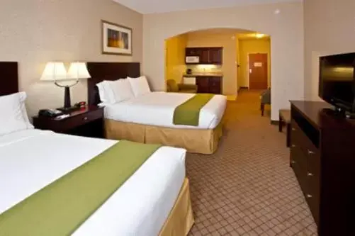 Bedroom, Bed in Holiday Inn Express Hotel & Suites Anderson, an IHG Hotel