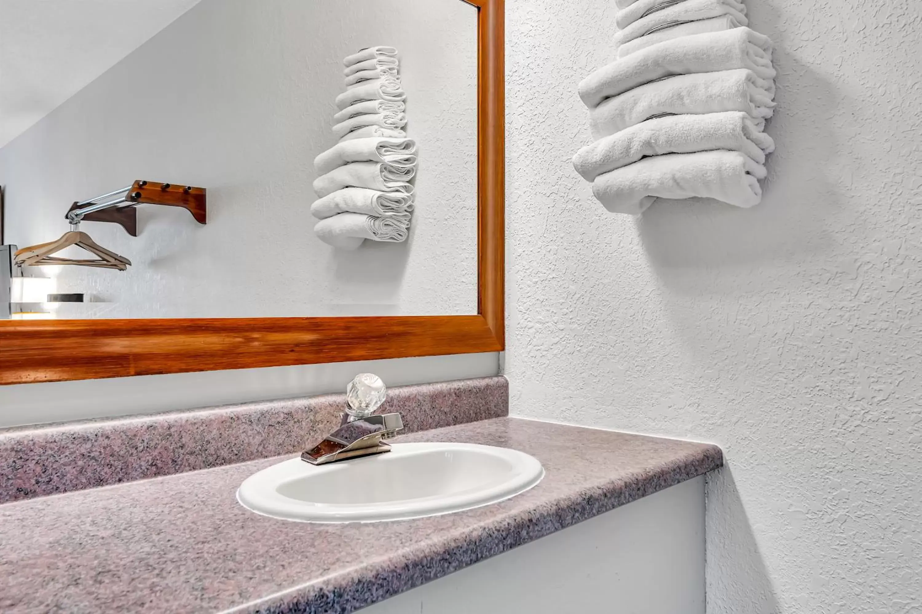 Deluxe Family Room - Non-Smoking in Autumn Creek Branson Deluxe Family Room - Non-Smoking in Autumn Creek Branson