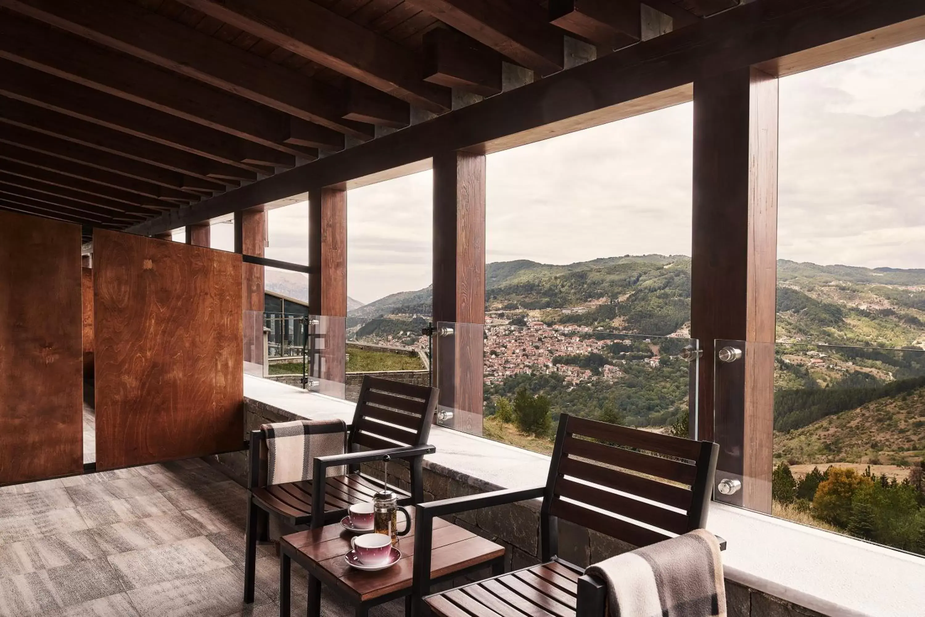 Balcony/Terrace, Mountain View in Grand Forest Metsovo - Small Luxury Hotels of the World