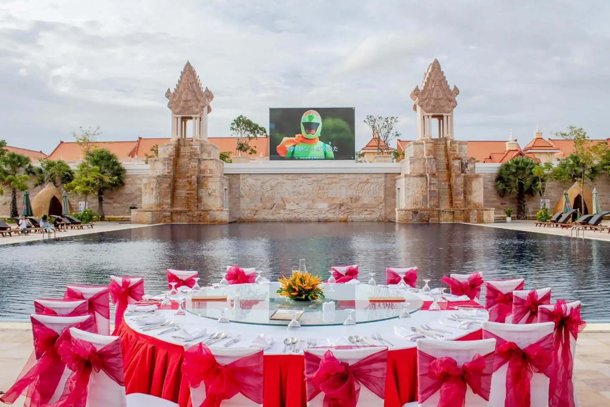 Swimming pool, Banquet Facilities in Sokha Siem Reap Resort & Convention Center