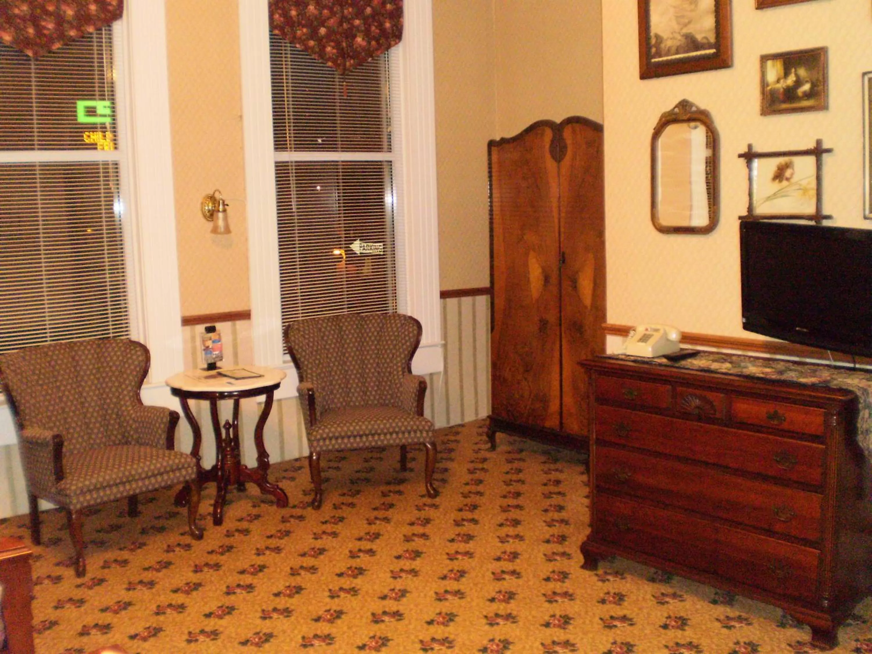 TV and multimedia in Hotel Millersburg