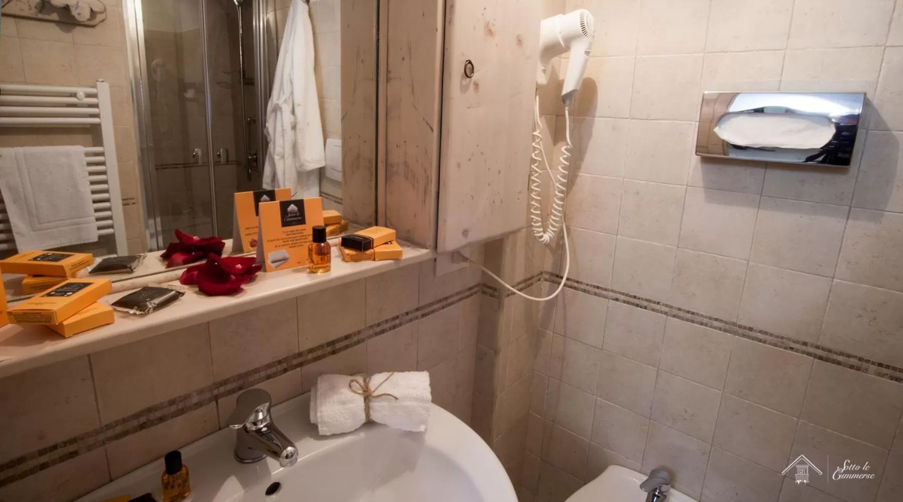 Shower in Albergo Diffuso Sotto le Cummerse