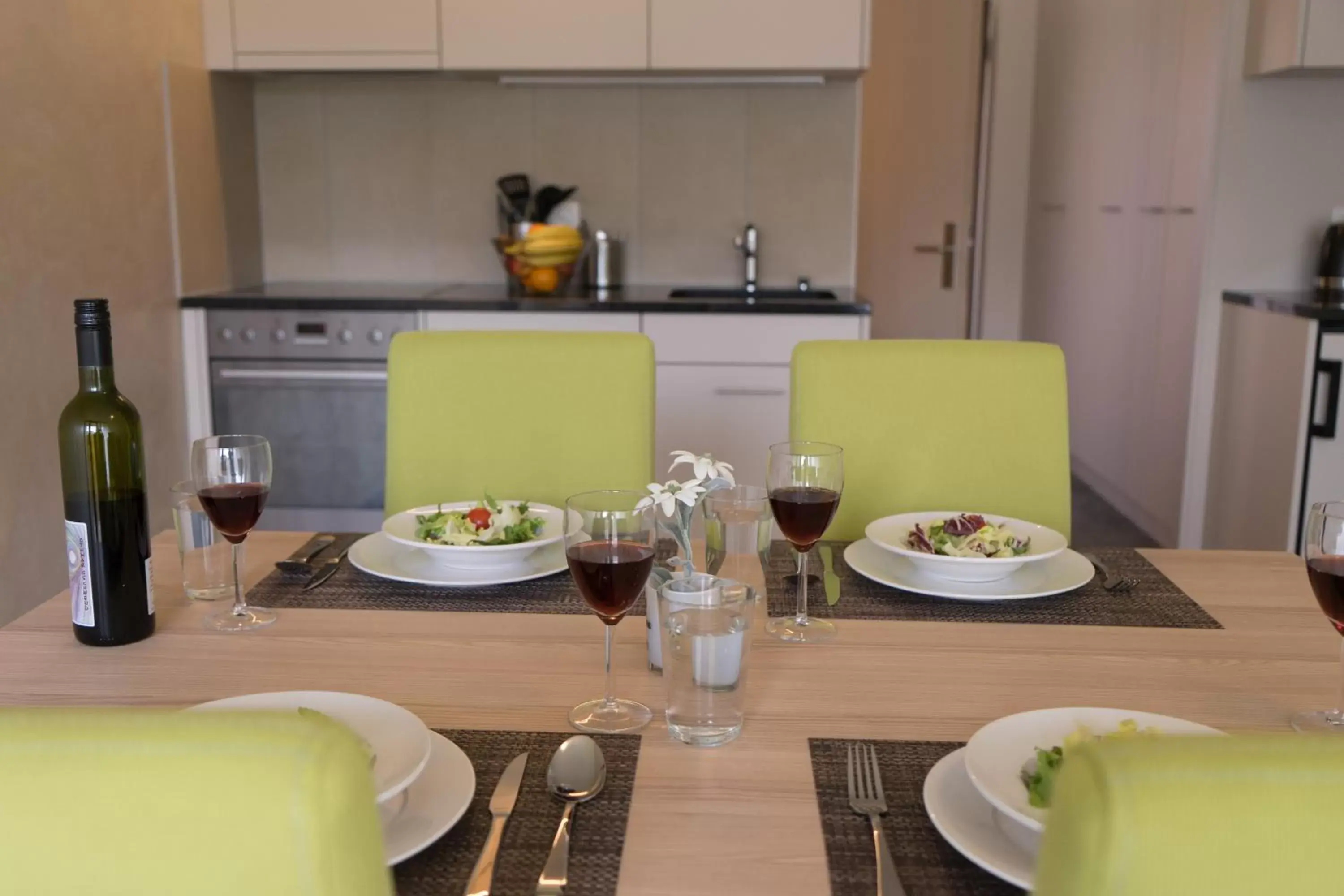 Kitchen or kitchenette, Dining Area in wohnMOTEL - Hinterforst