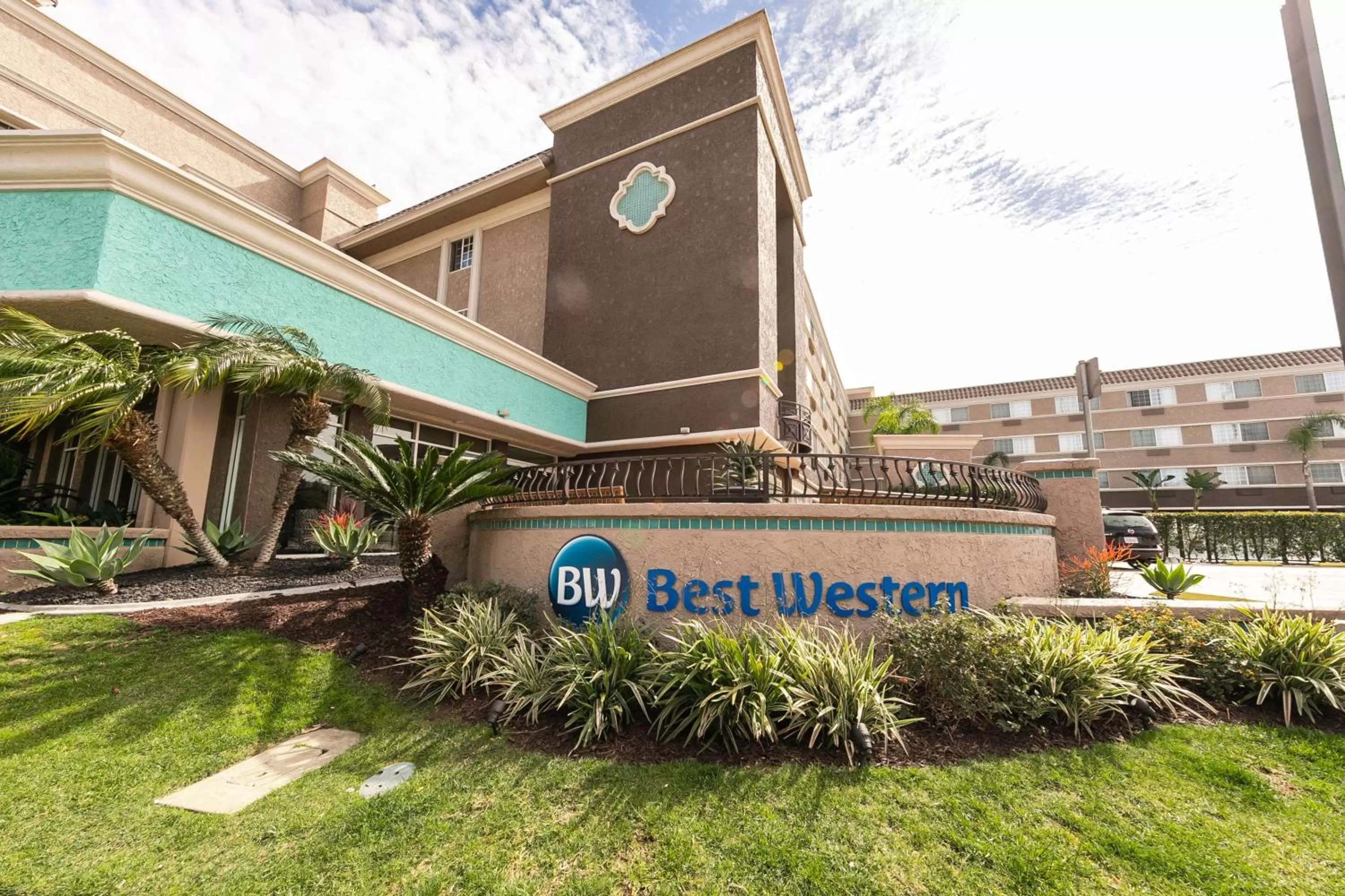 Lobby or reception in Best Western Inn & Suites San Diego Zoo -SeaWorld Area
