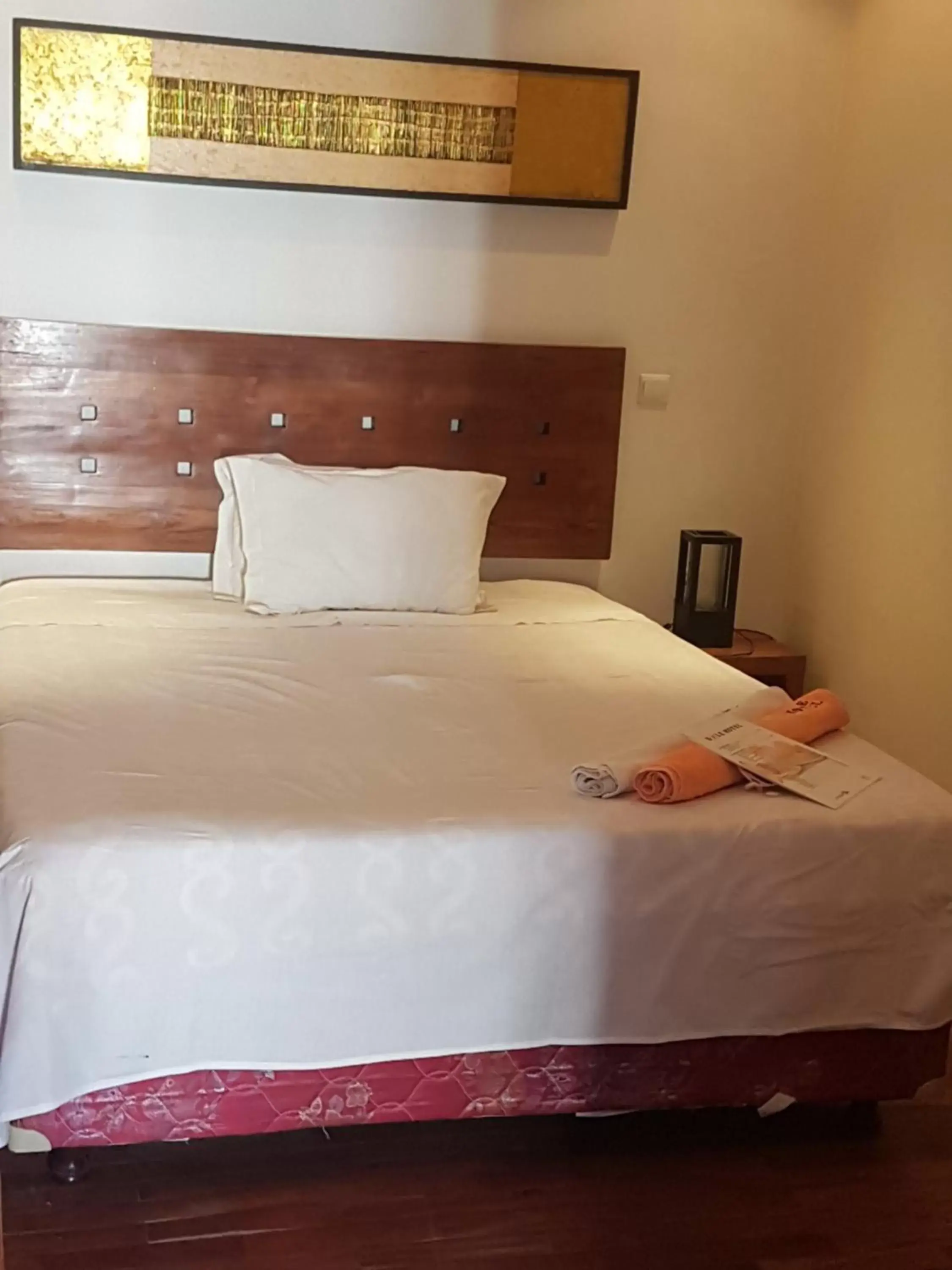 Property building, Bed in Sole Hotel