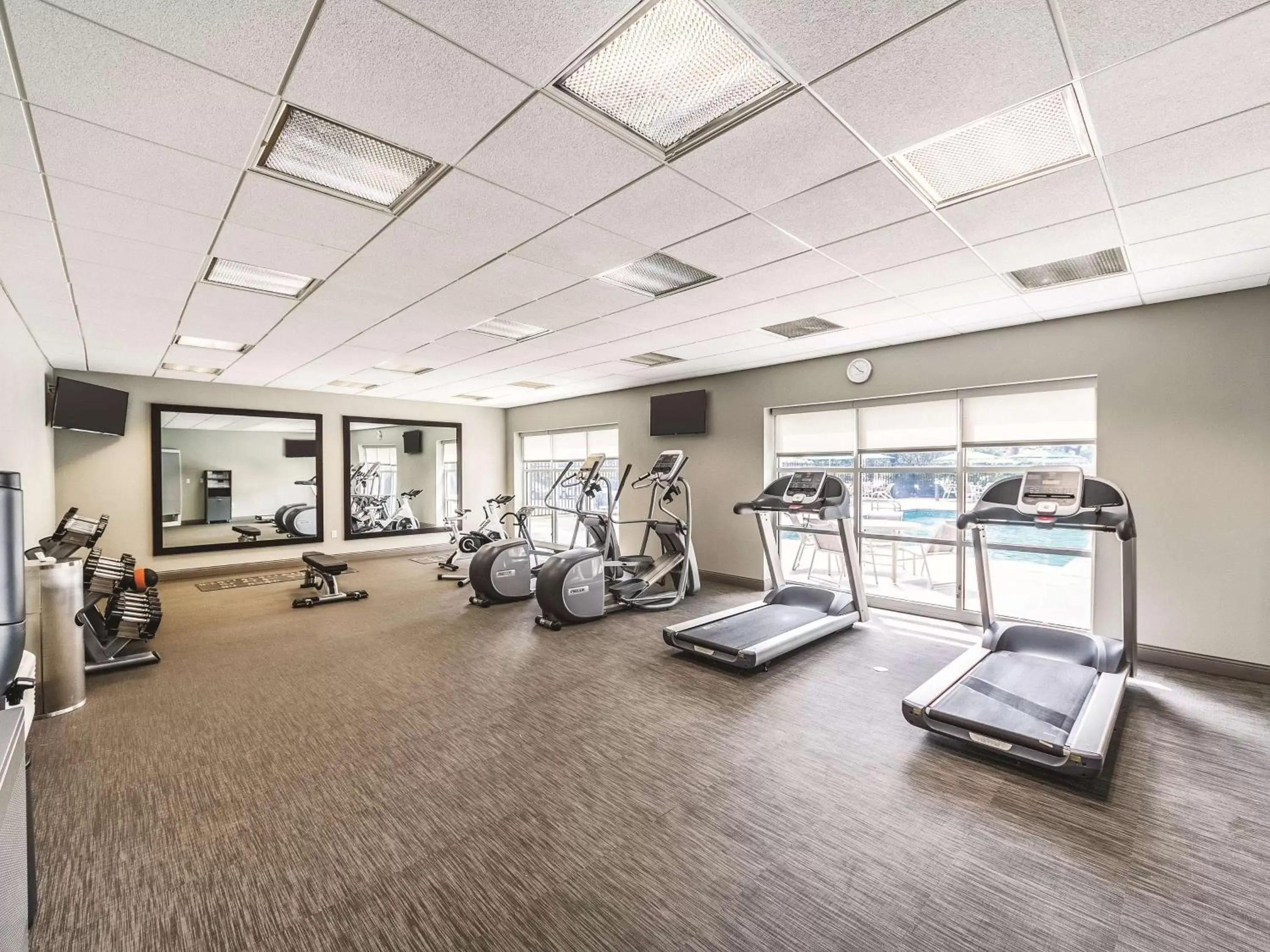 Fitness centre/facilities, Fitness Center/Facilities in La Quinta Inn & Suites by Wyndham San Antonio Downtown