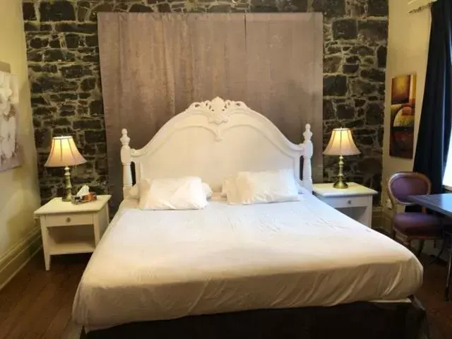 Bed in Manoir Sainte Genevieve