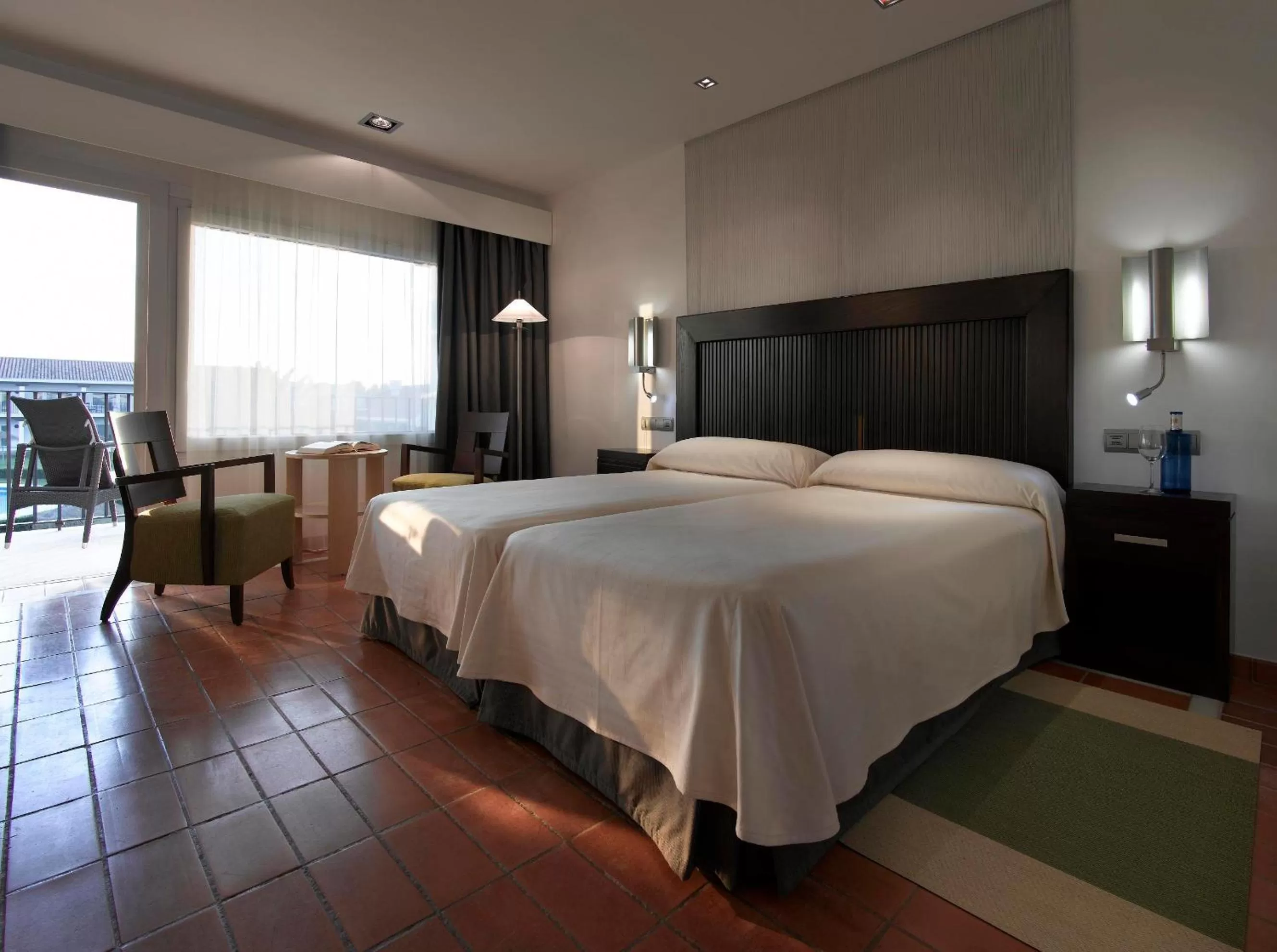 Photo of the whole room, Bed in Parador de Málaga Golf