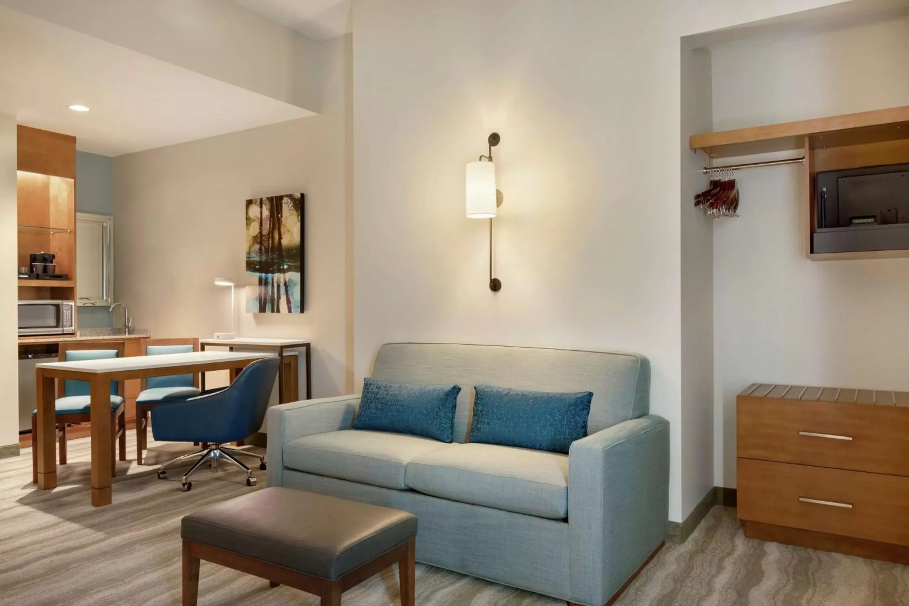 Bedroom, Seating Area in Embassy Suites By Hilton Sarasota